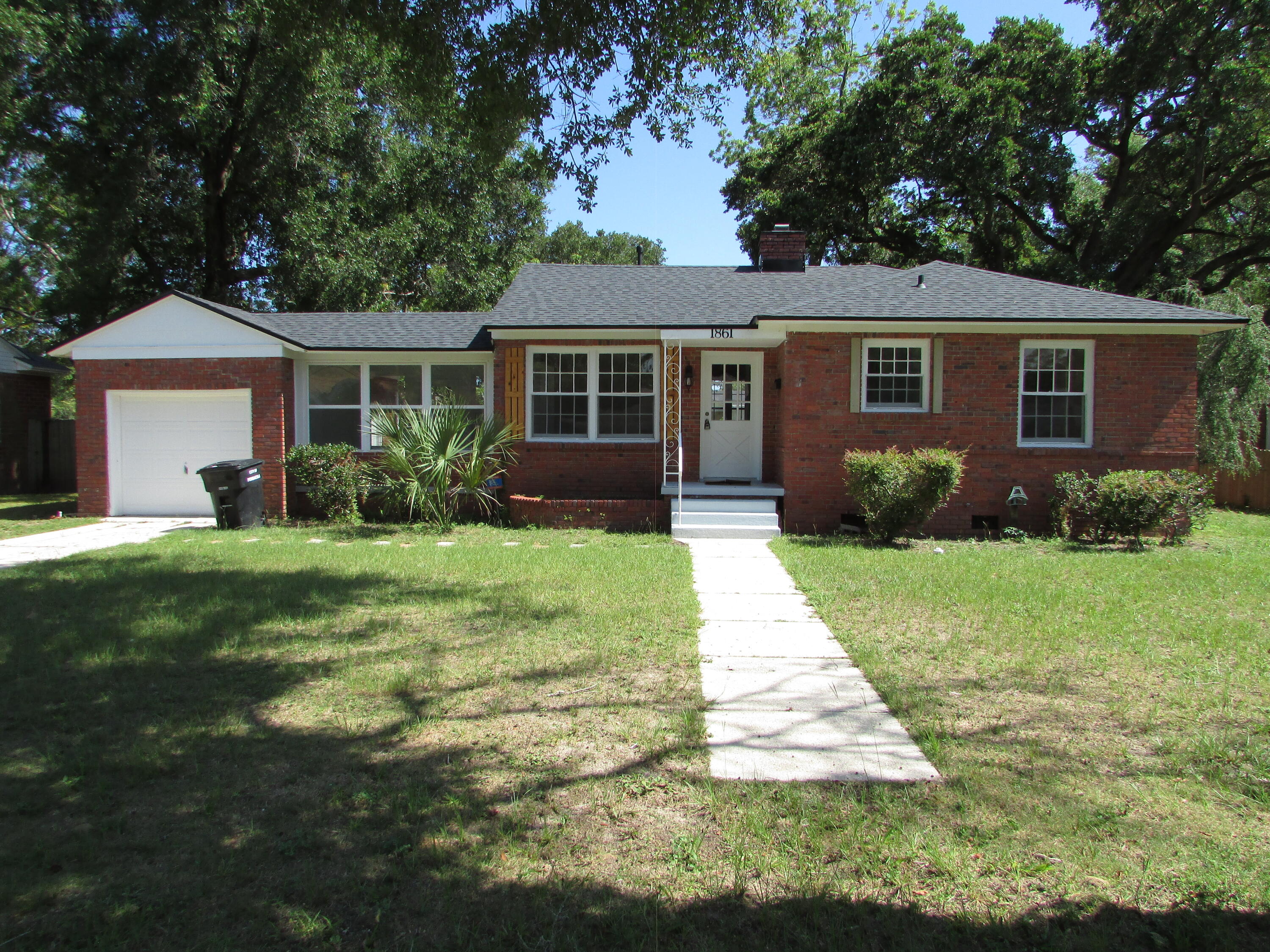EAST HILL - Residential