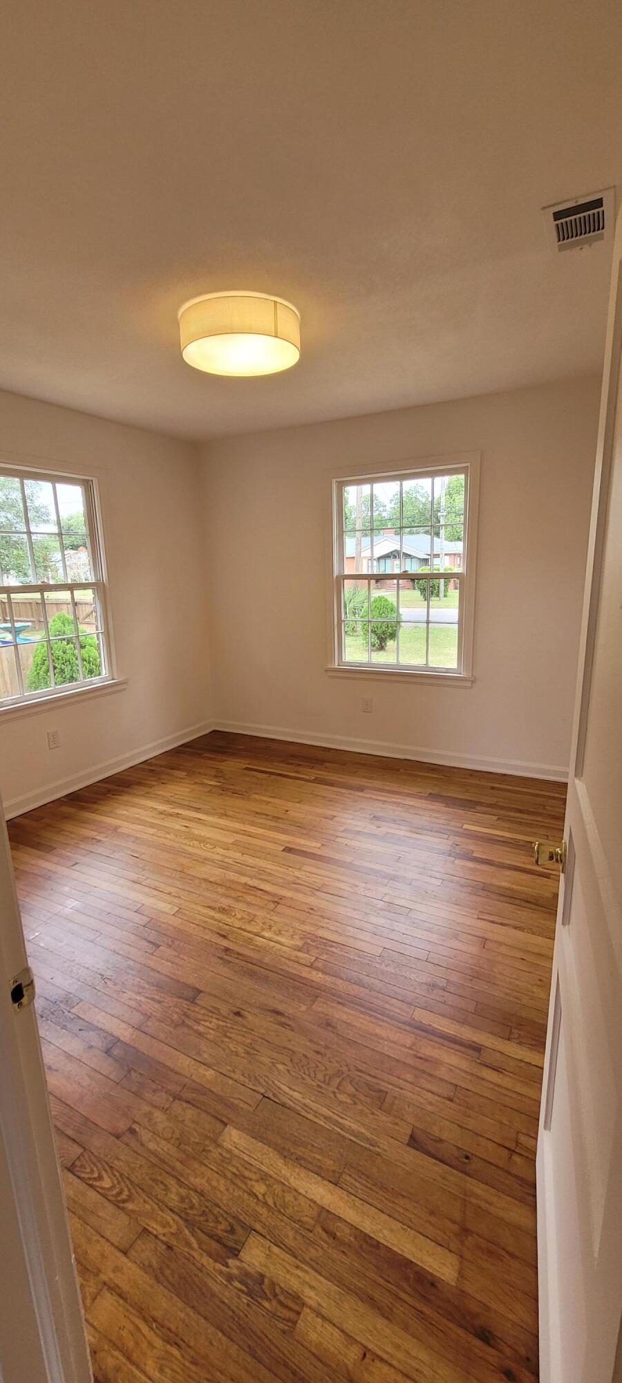 EAST HILL - Residential