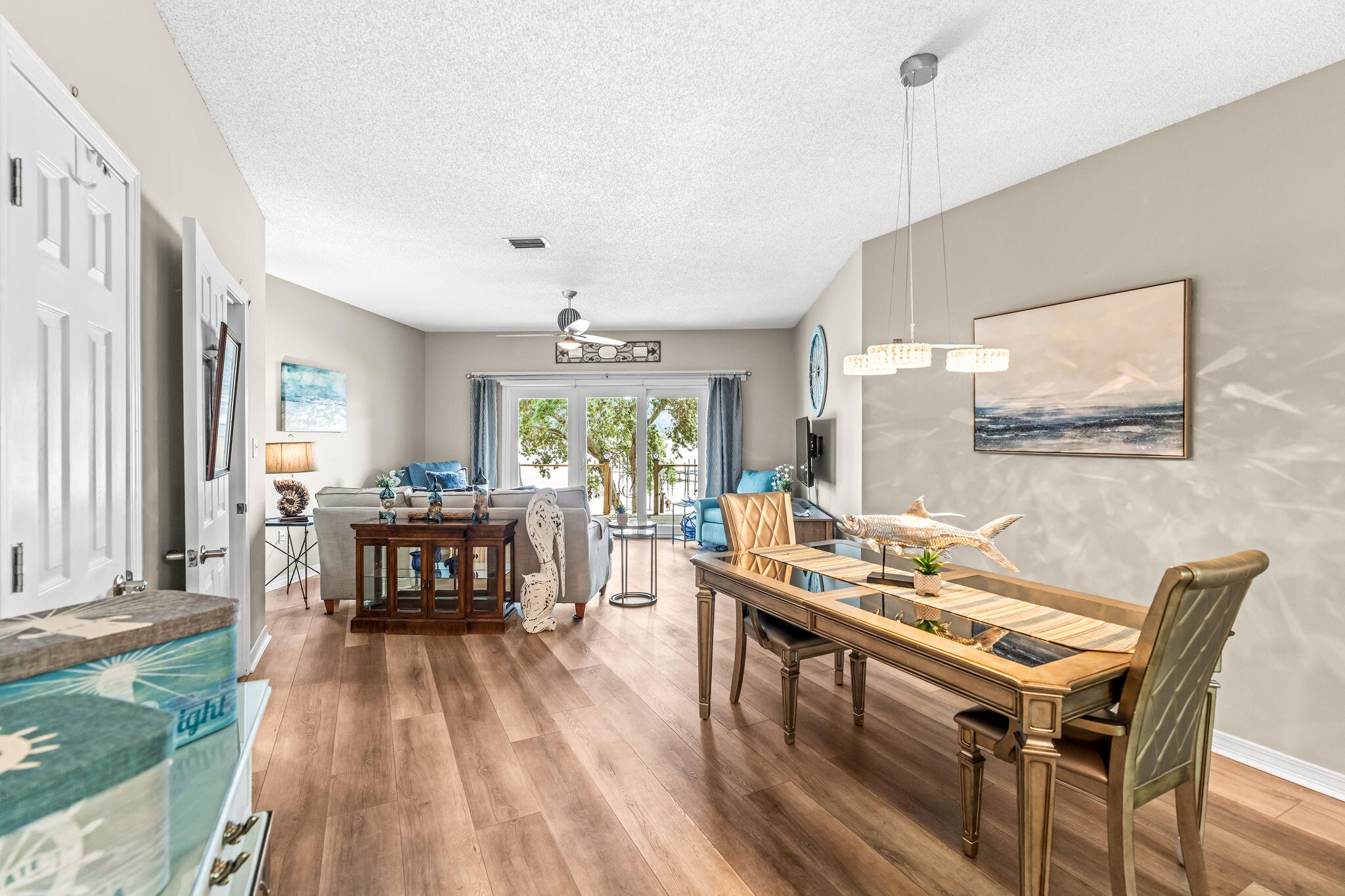 HIDDEN BAY VILLAGE - Residential