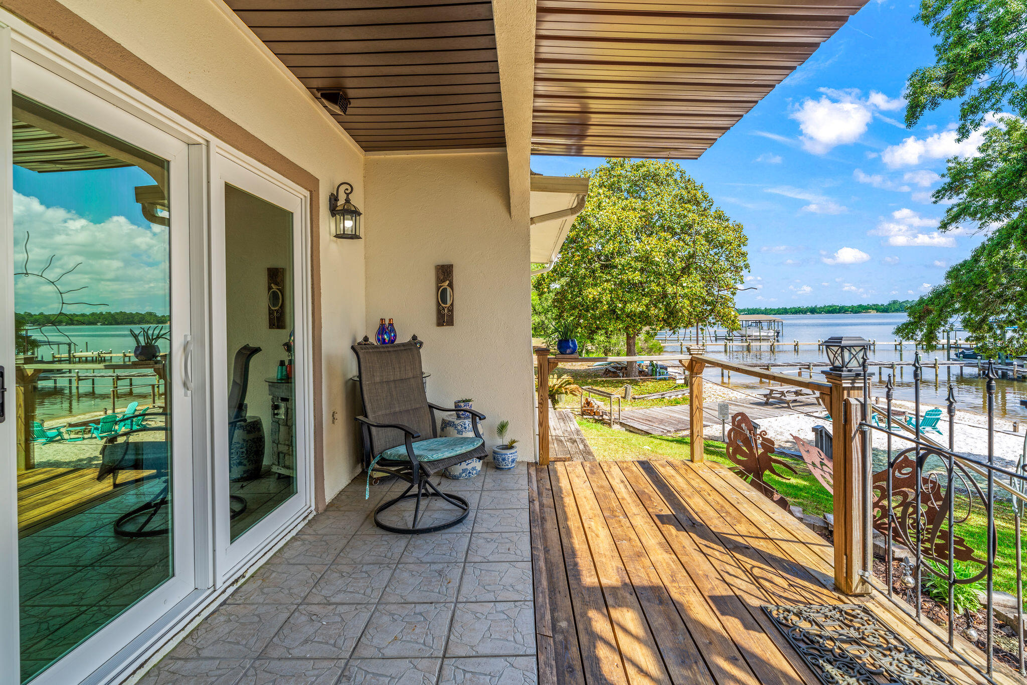 HIDDEN BAY VILLAGE - Residential