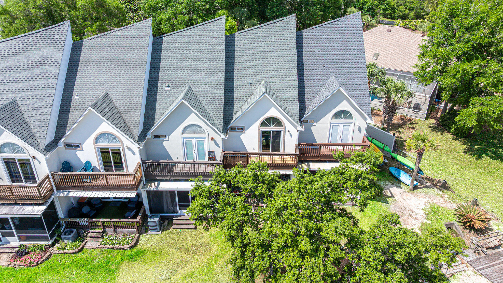 HIDDEN BAY VILLAGE - Residential
