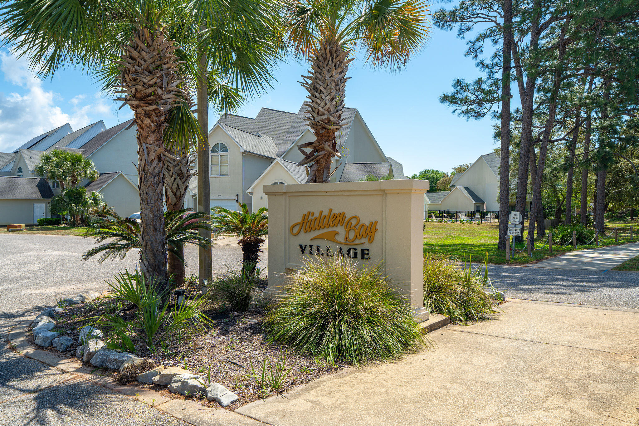 HIDDEN BAY VILLAGE - Residential