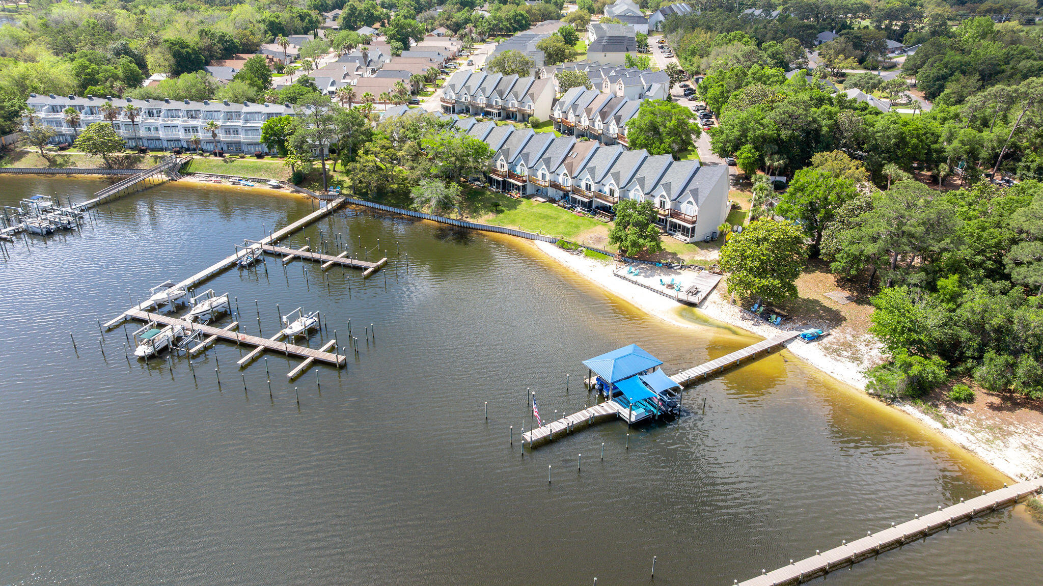 HIDDEN BAY VILLAGE - Residential