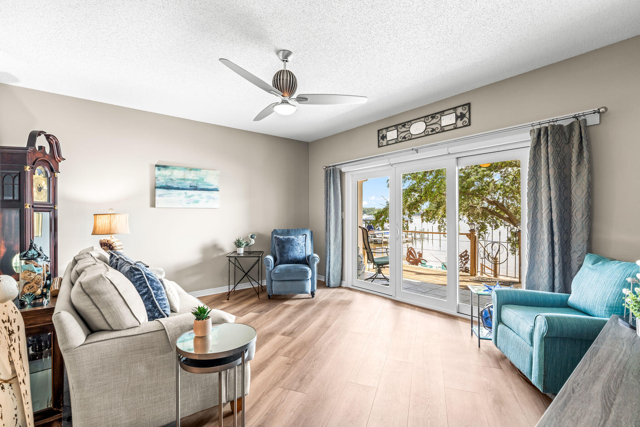 HIDDEN BAY VILLAGE - Residential