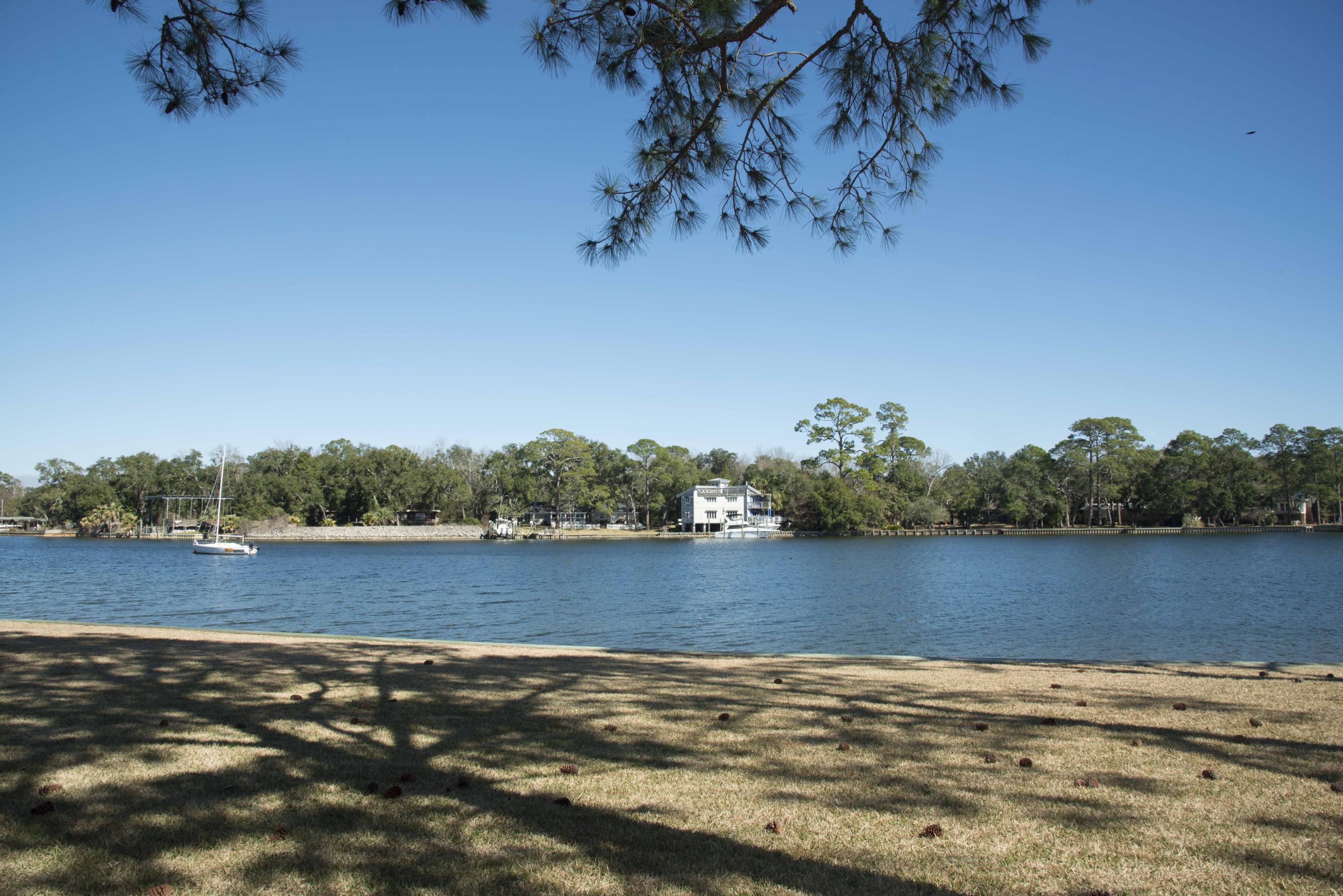 FINISTERRA CONDO - Residential