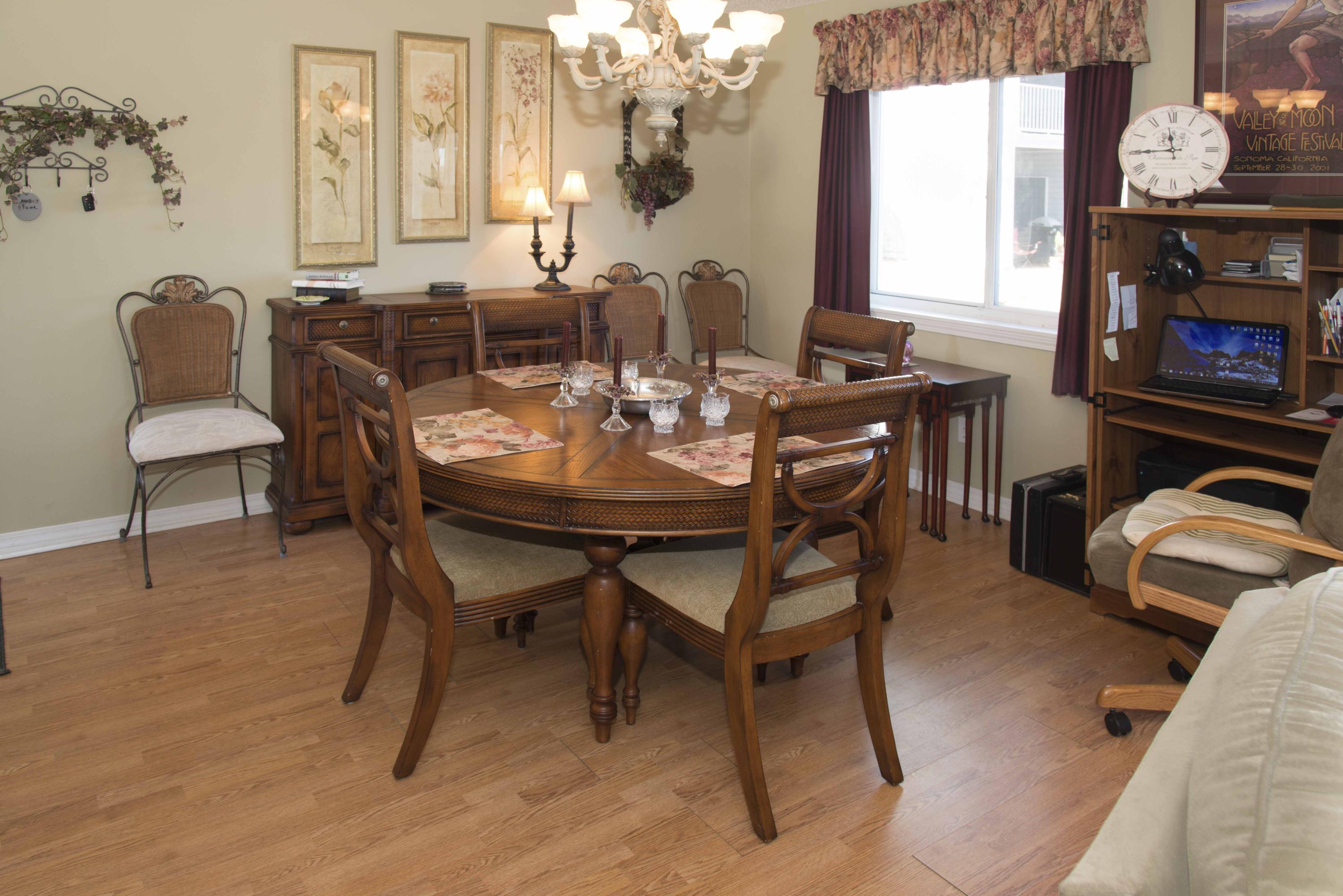 FINISTERRA CONDO - Residential