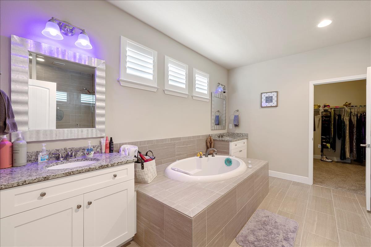 HAMMOCK BAY - Residential