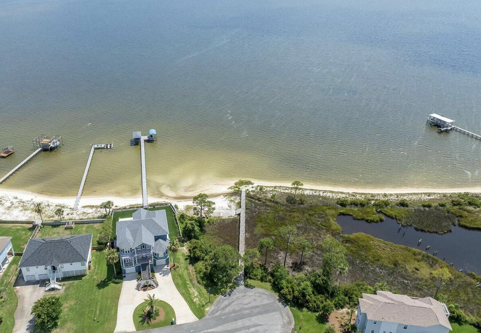 EMERALD POINTE PLAT 1 - Residential