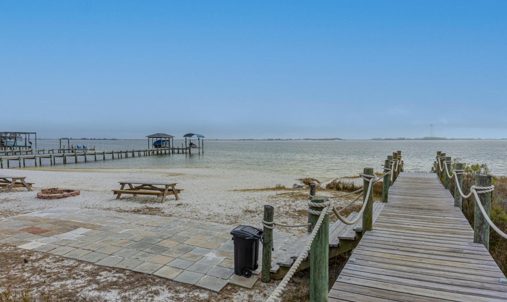 EMERALD POINTE PLAT 1 - Residential