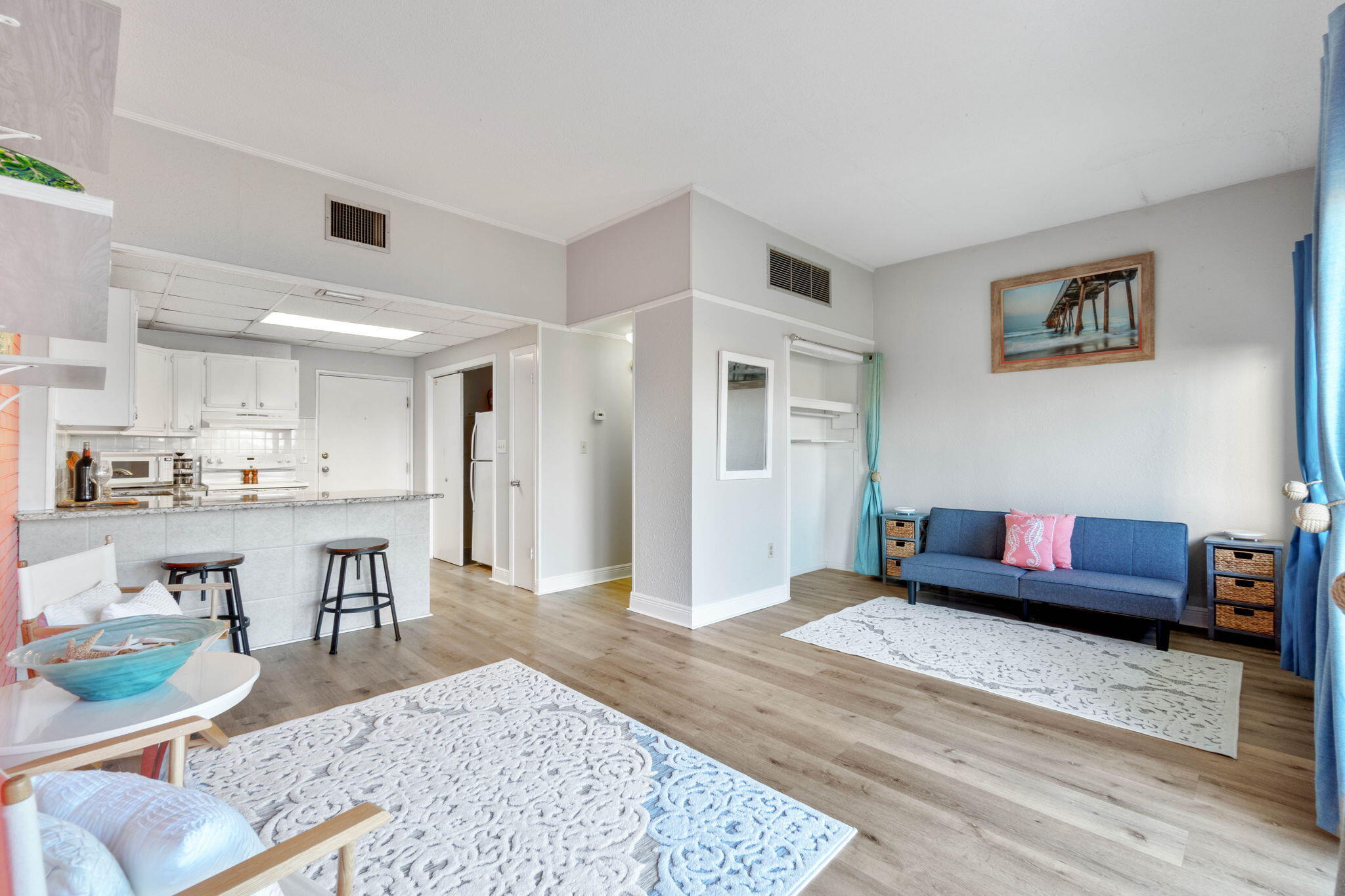 EL MATADOR CONDO - Residential