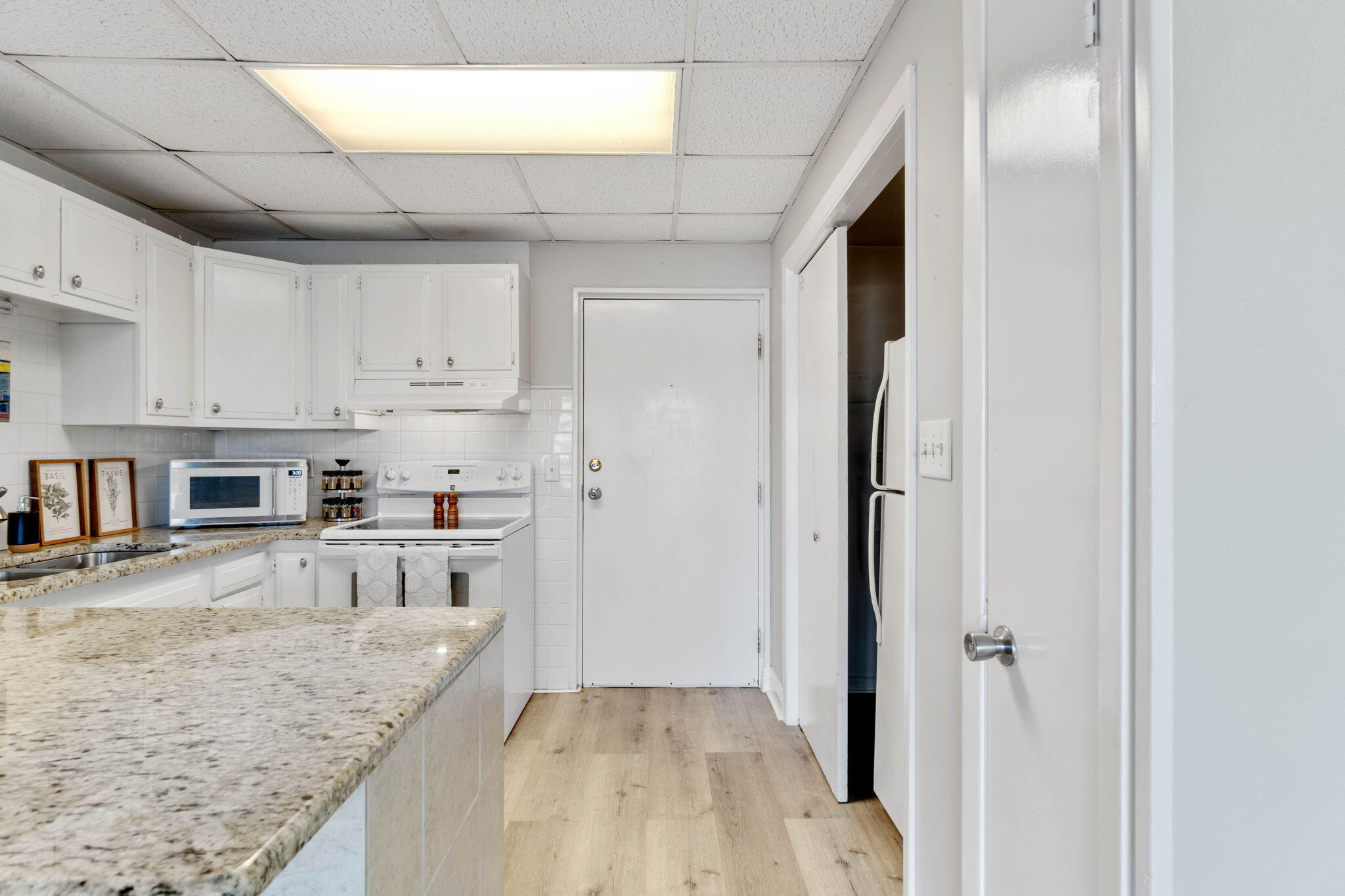 EL MATADOR CONDO - Residential