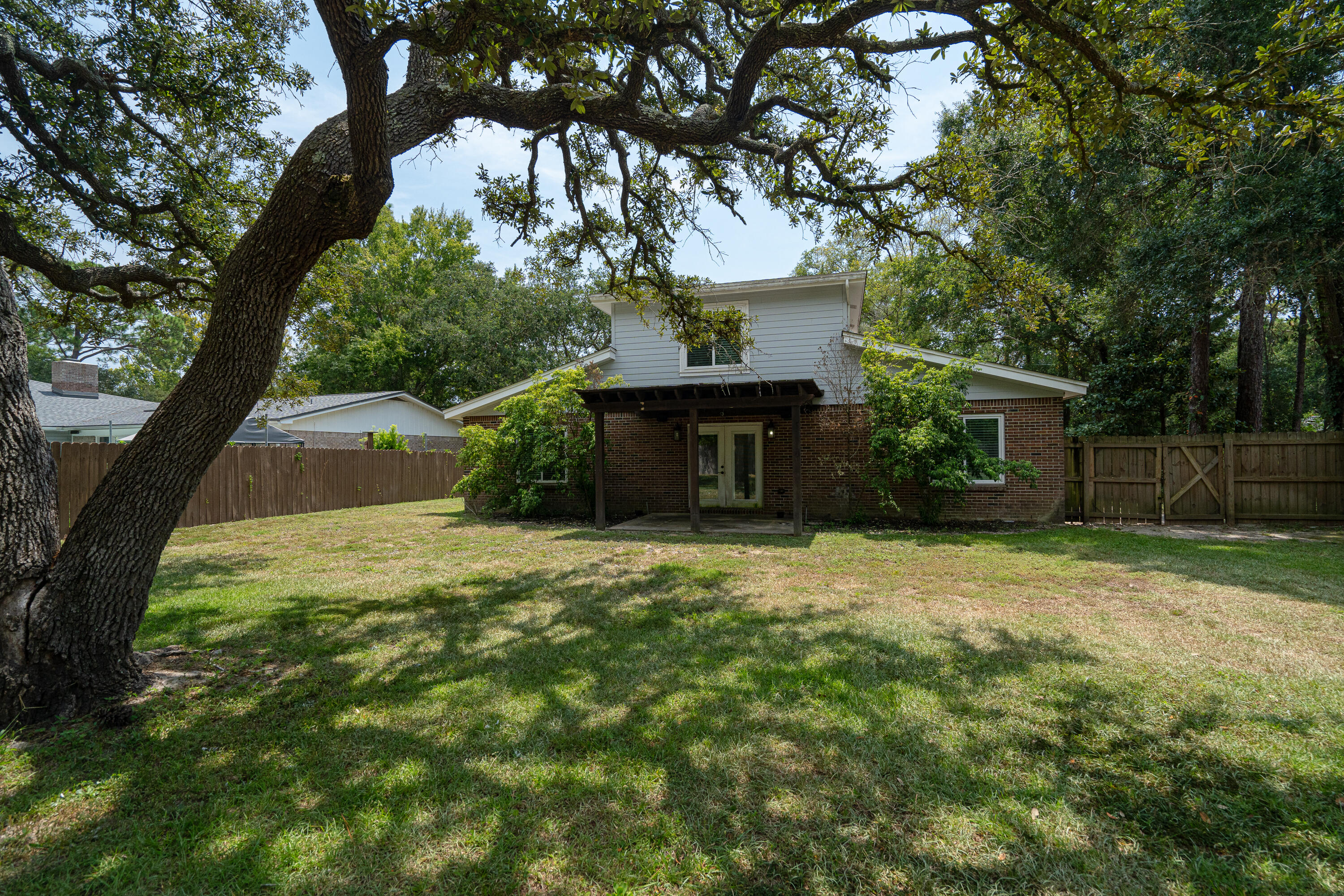 Kenwood/Golf Courser - Residential Lease