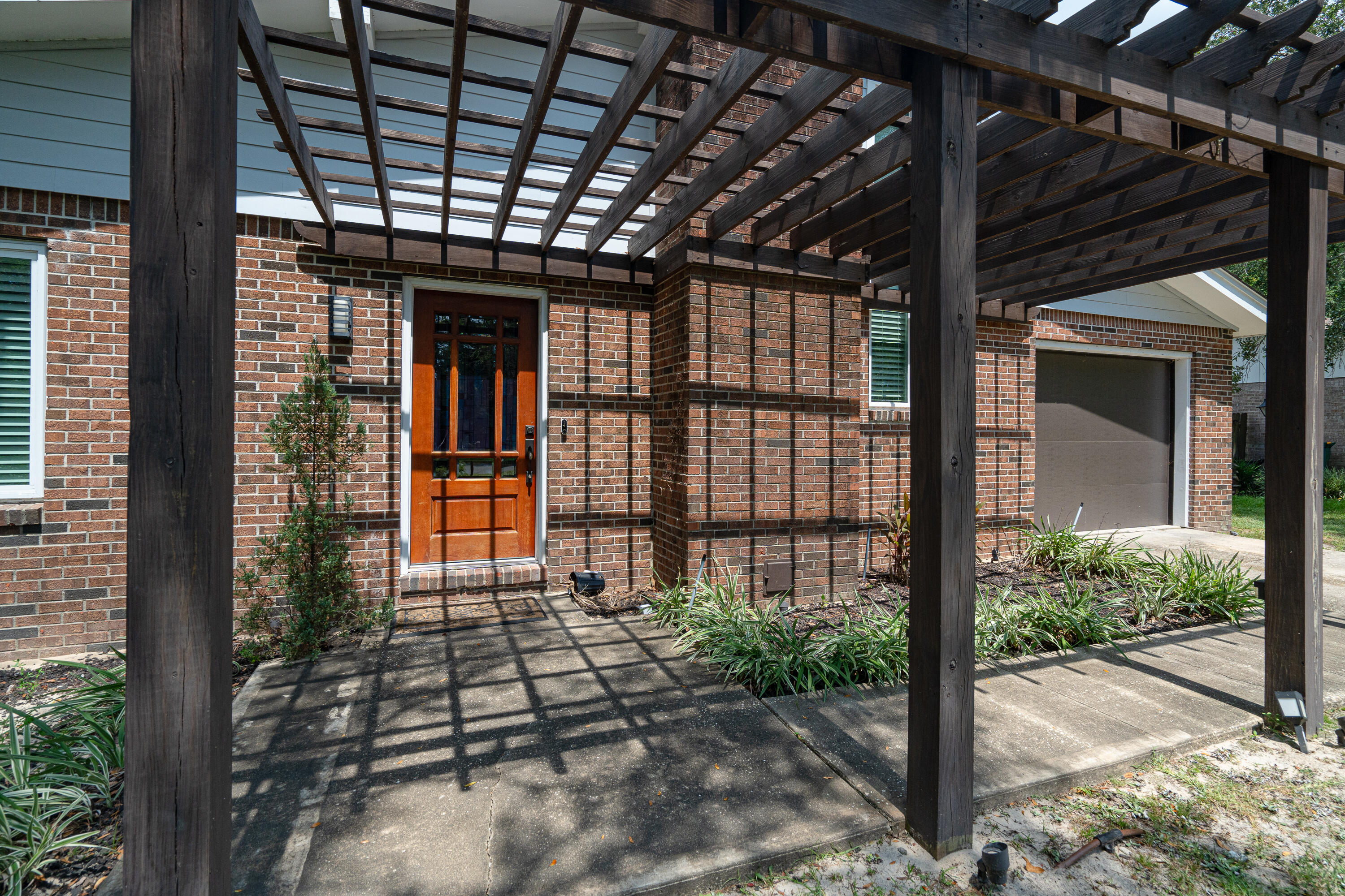 Kenwood/Golf Courser - Residential Lease