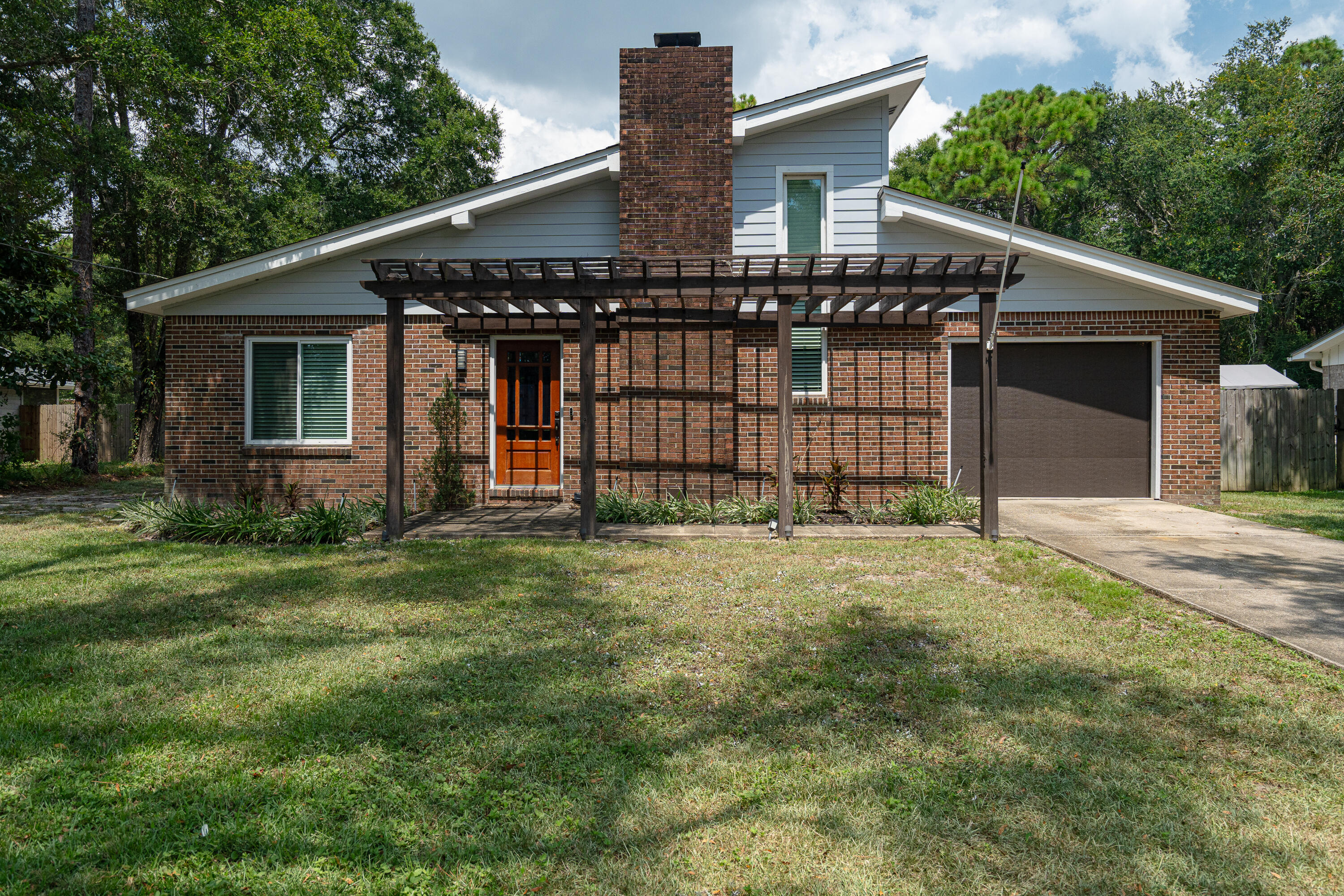 Kenwood/Golf Courser - Residential Lease