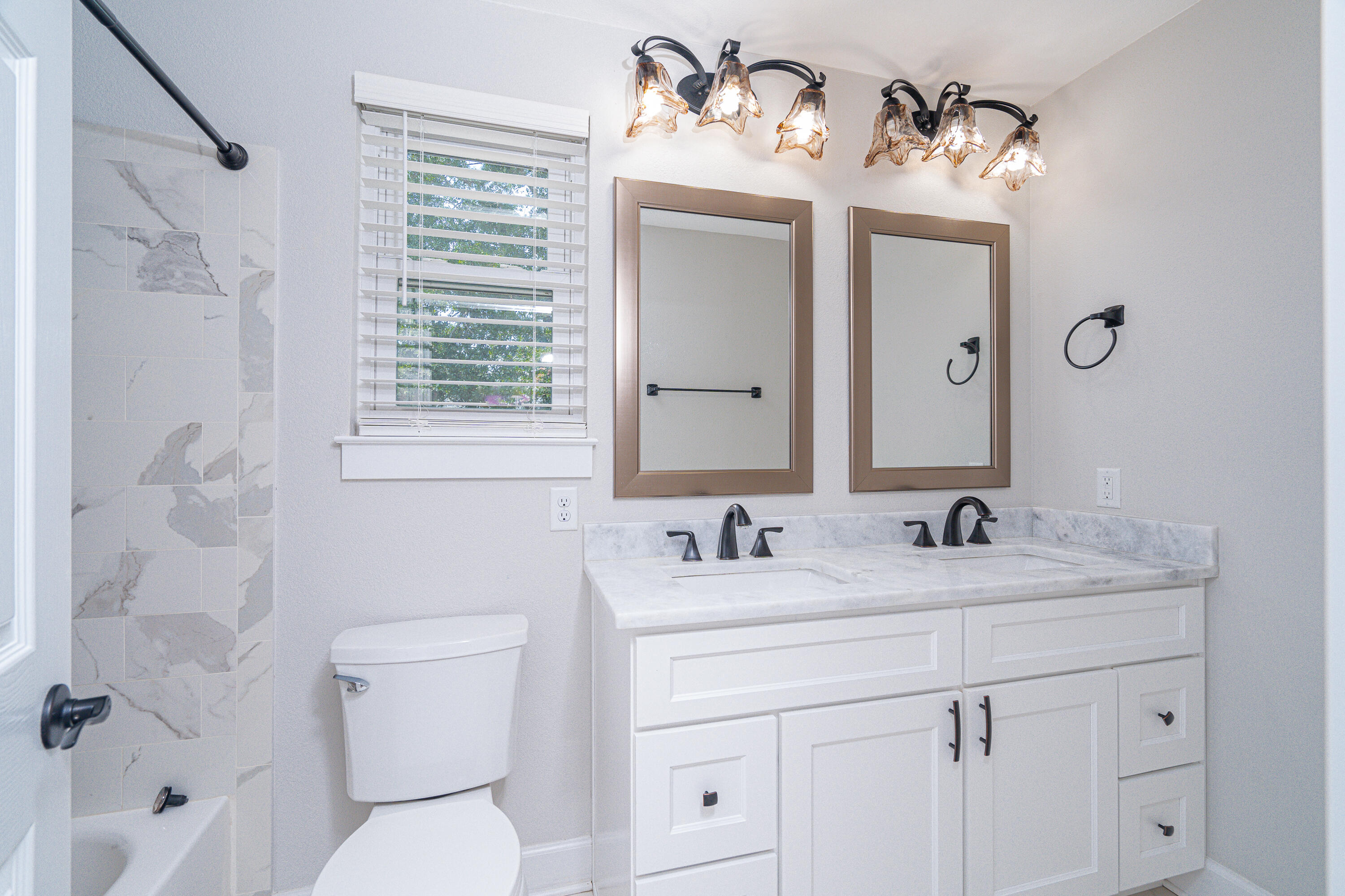 Kenwood/Golf Courser - Residential Lease