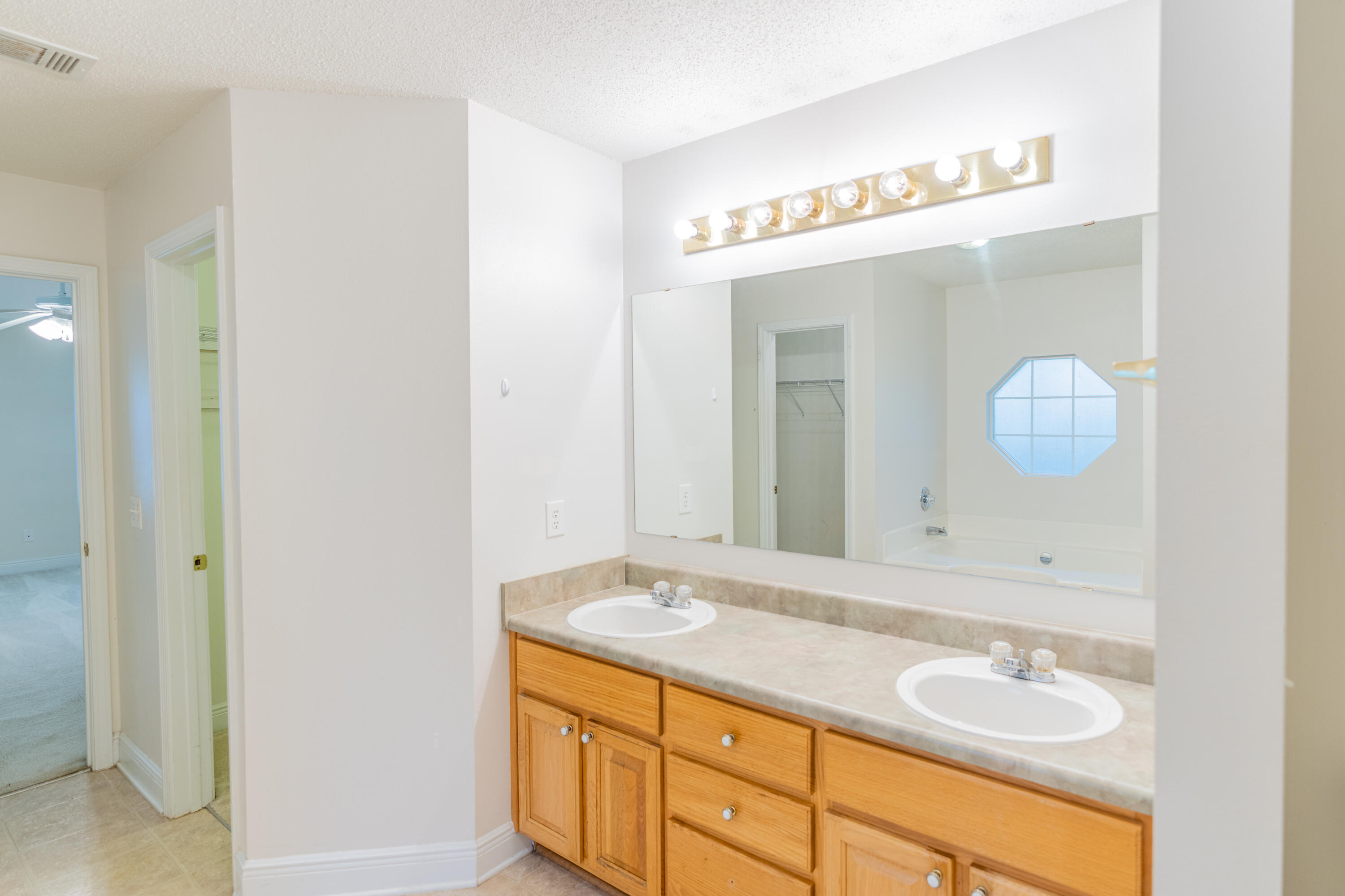 FOX VALLEY - Residential