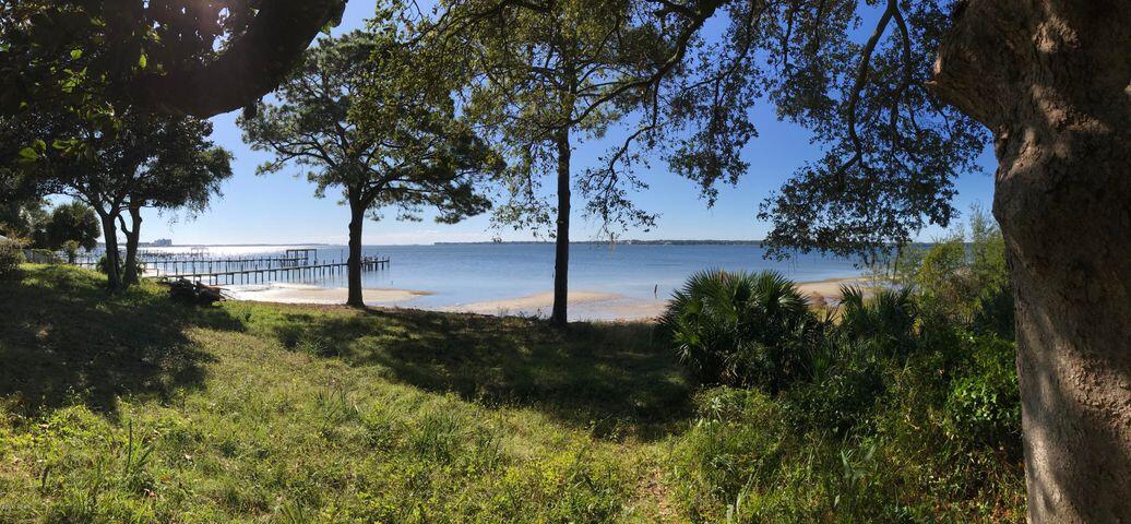 NO RECORDED SUBDIVISION - Land