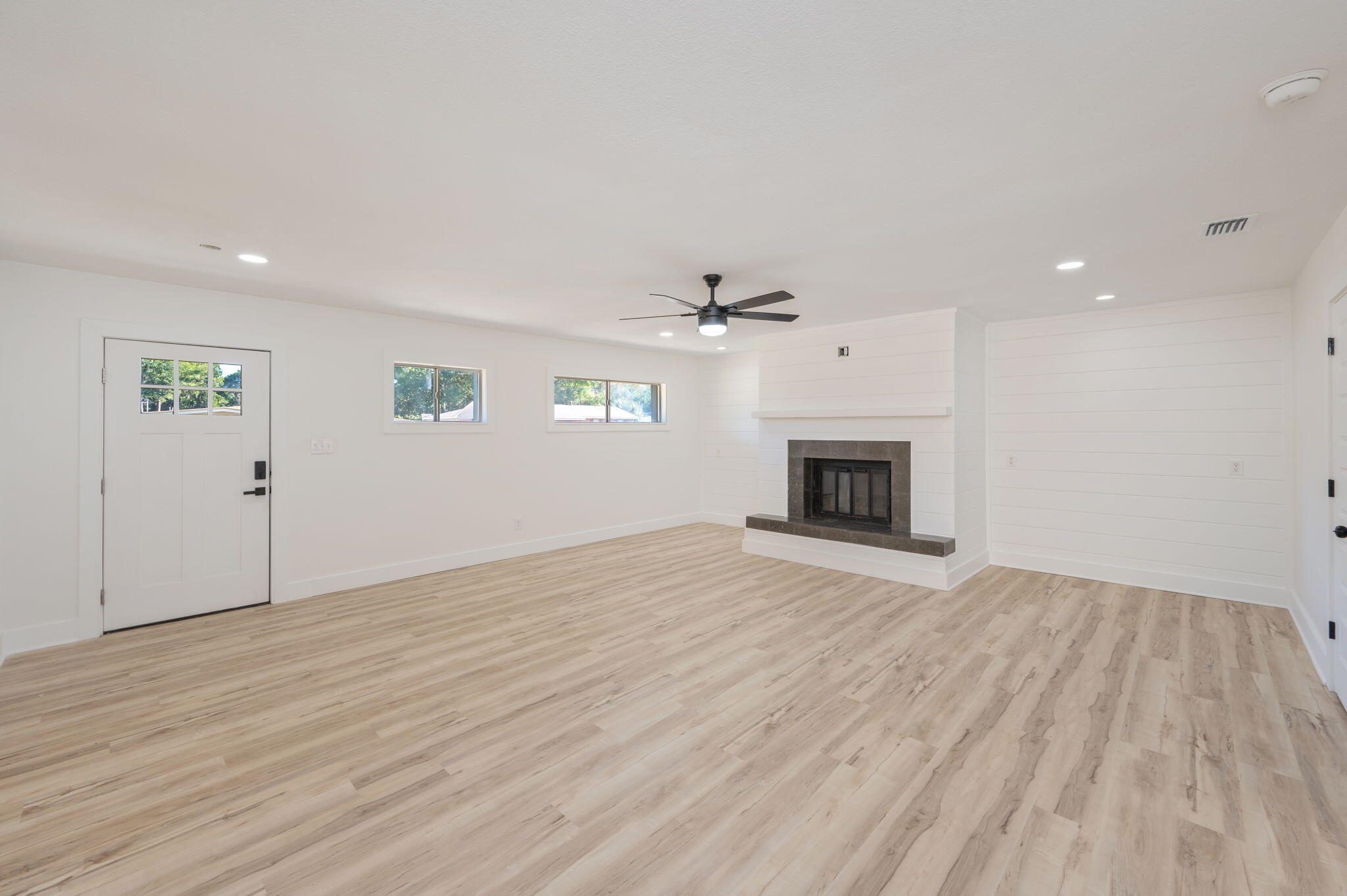 ELLIOTTS POINT 10TH ADDN - Residential