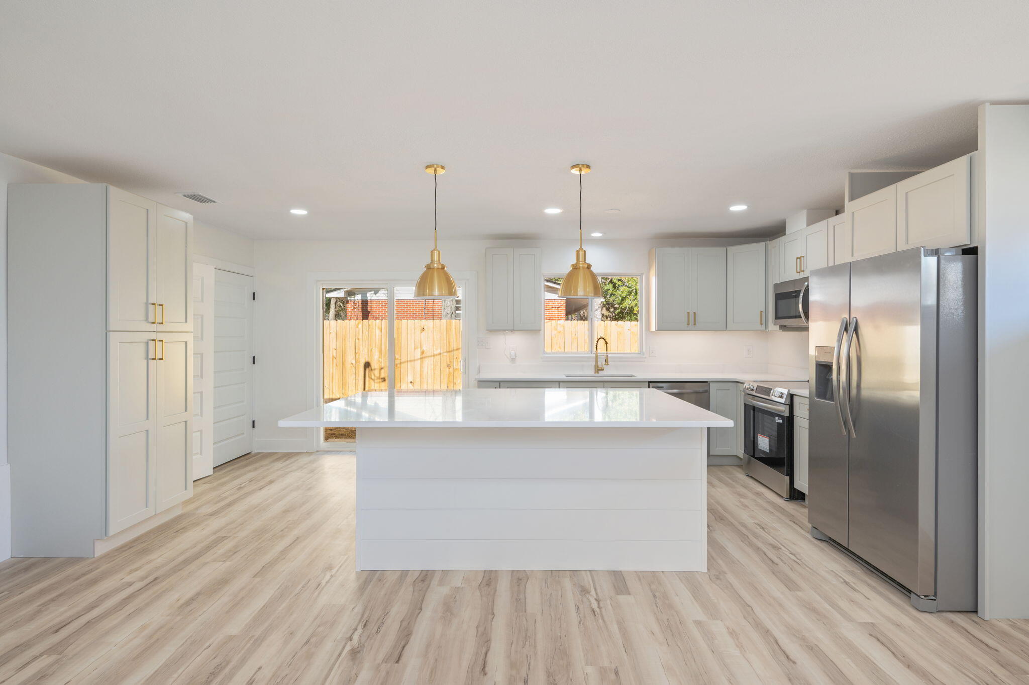 ELLIOTTS POINT 10TH ADDN - Residential