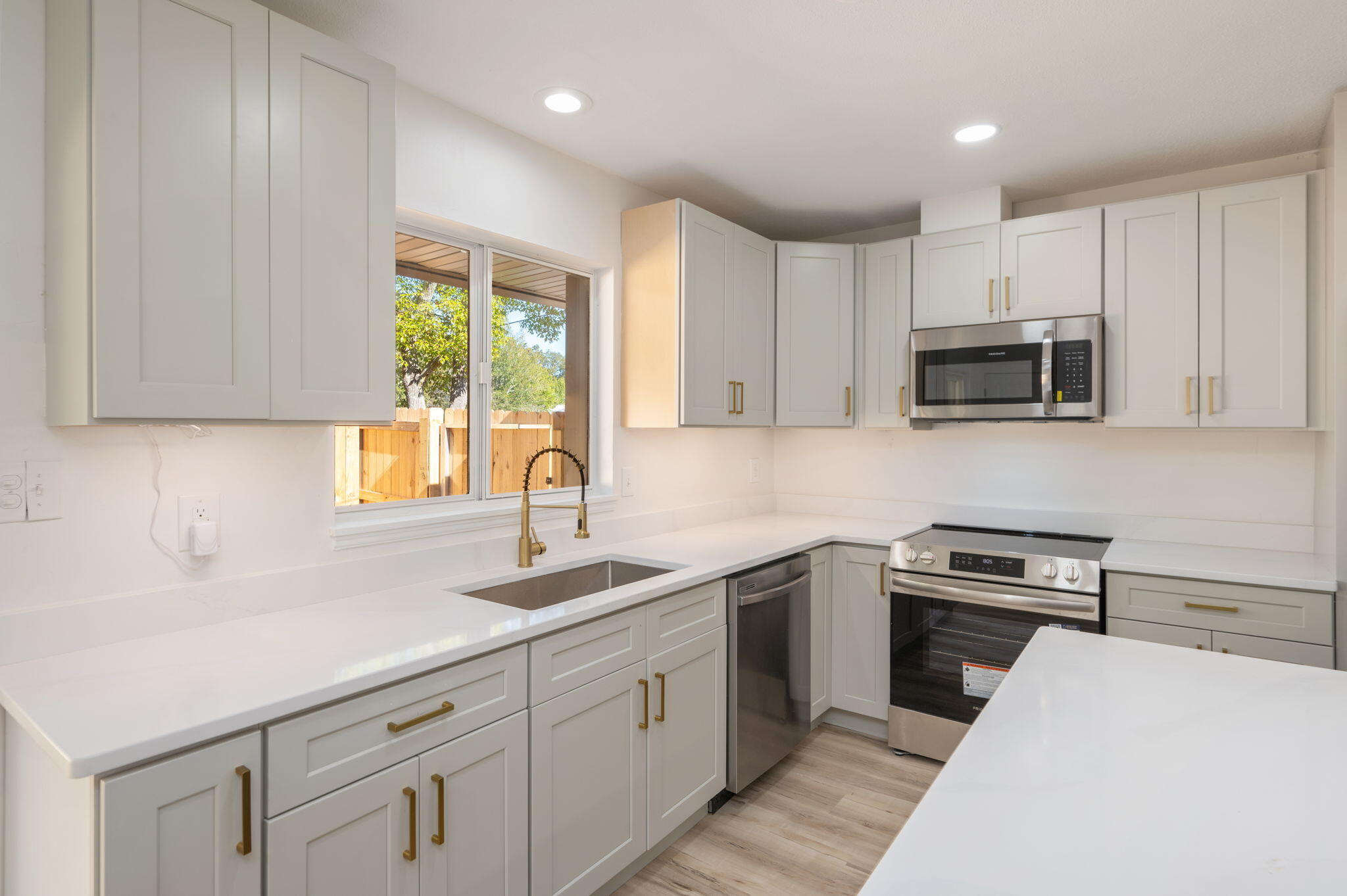 ELLIOTTS POINT 10TH ADDN - Residential