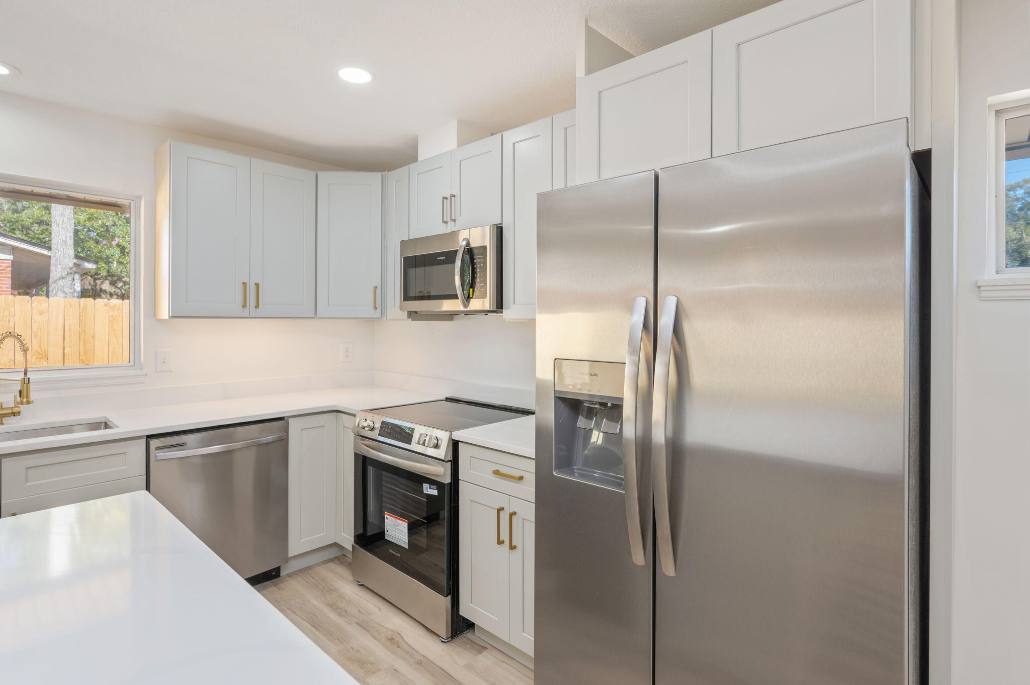 ELLIOTTS POINT 10TH ADDN - Residential