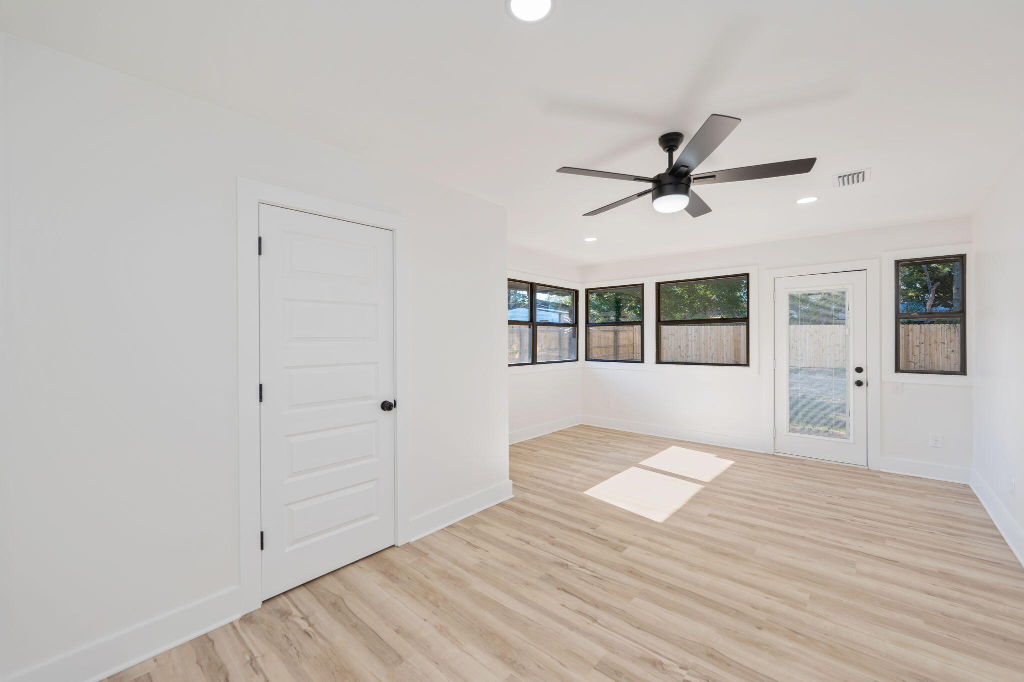 ELLIOTTS POINT 10TH ADDN - Residential