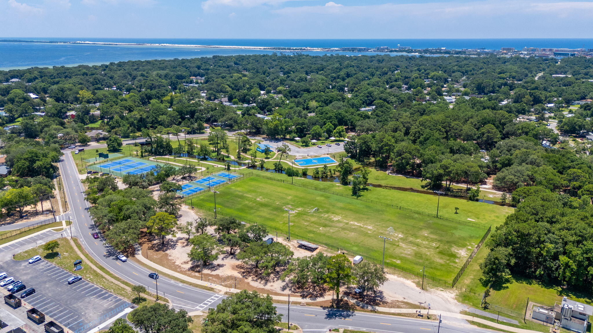 ELLIOTTS POINT 10TH ADDN - Residential