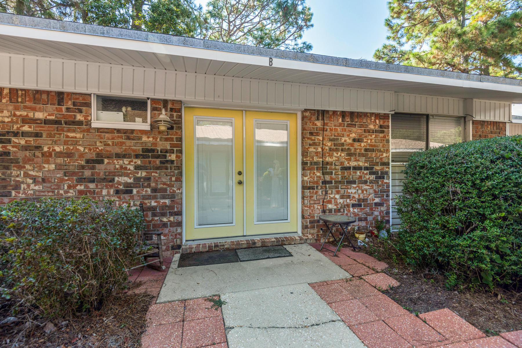 OAKLAND ADD E 1/2 LOT and W 1/2 lOT 14 BLK 1 - Residential