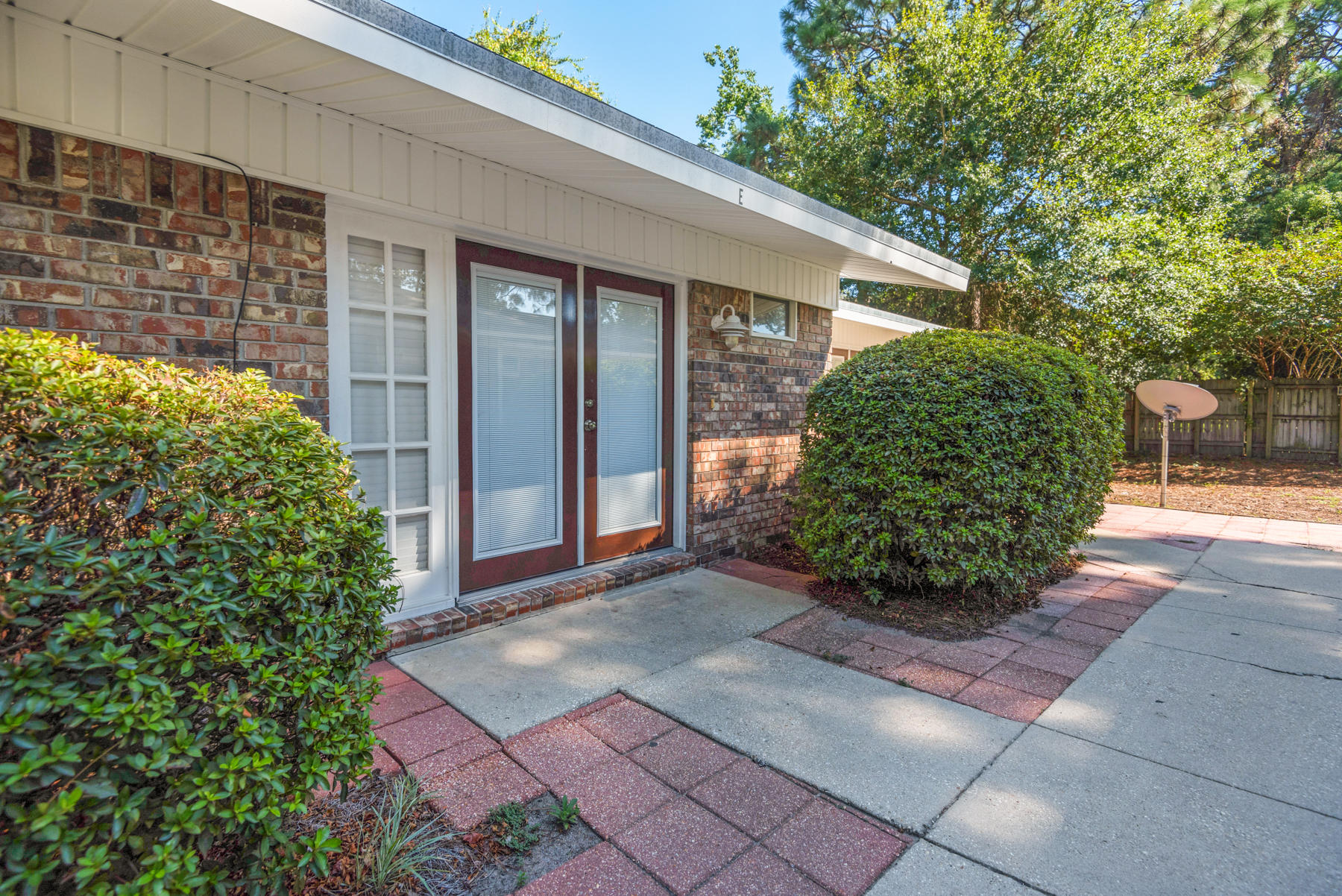 OAKLAND ADD E 1/2 LOT and W 1/2 lOT 14 BLK 1 - Residential