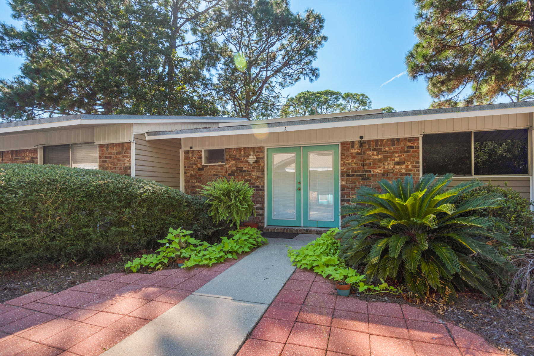 OAKLAND ADD E 1/2 LOT and W 1/2 lOT 14 BLK 1 - Residential