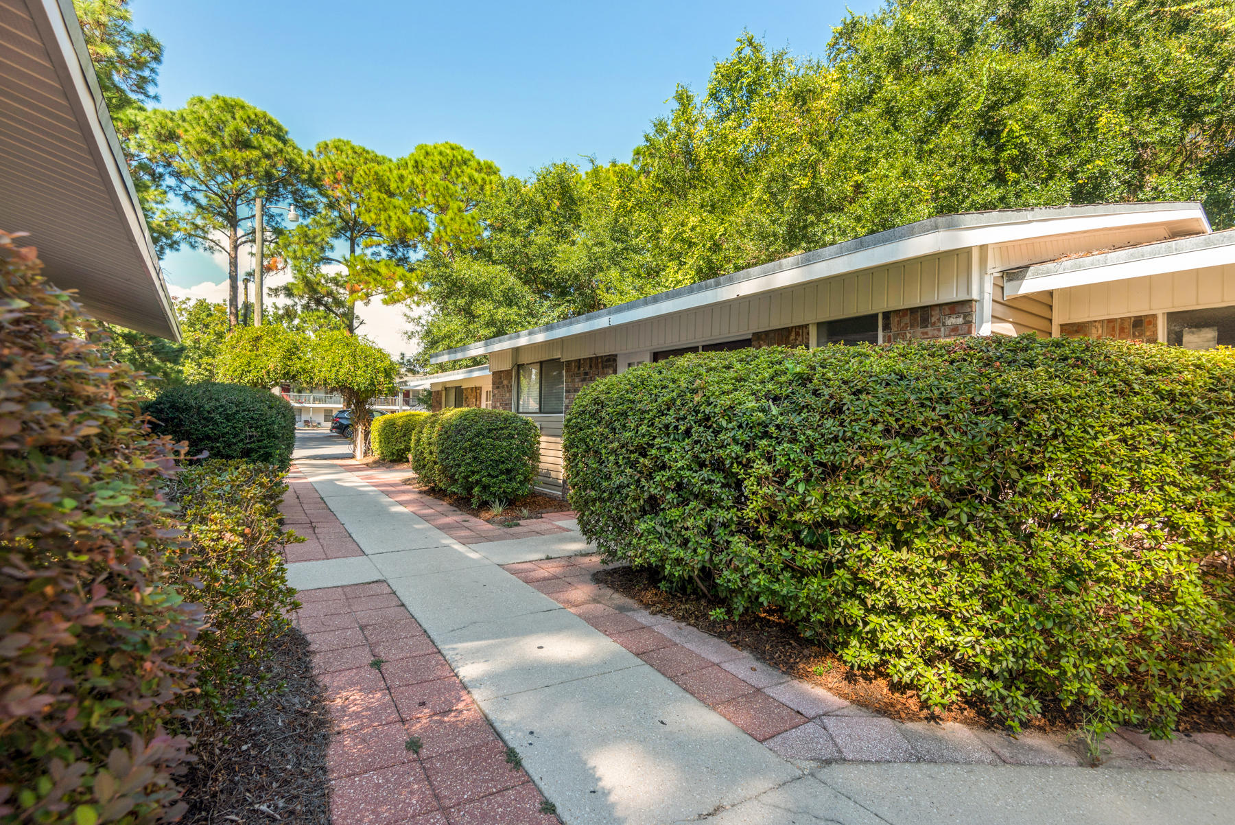 OAKLAND ADD E 1/2 LOT and W 1/2 lOT 14 BLK 1 - Residential