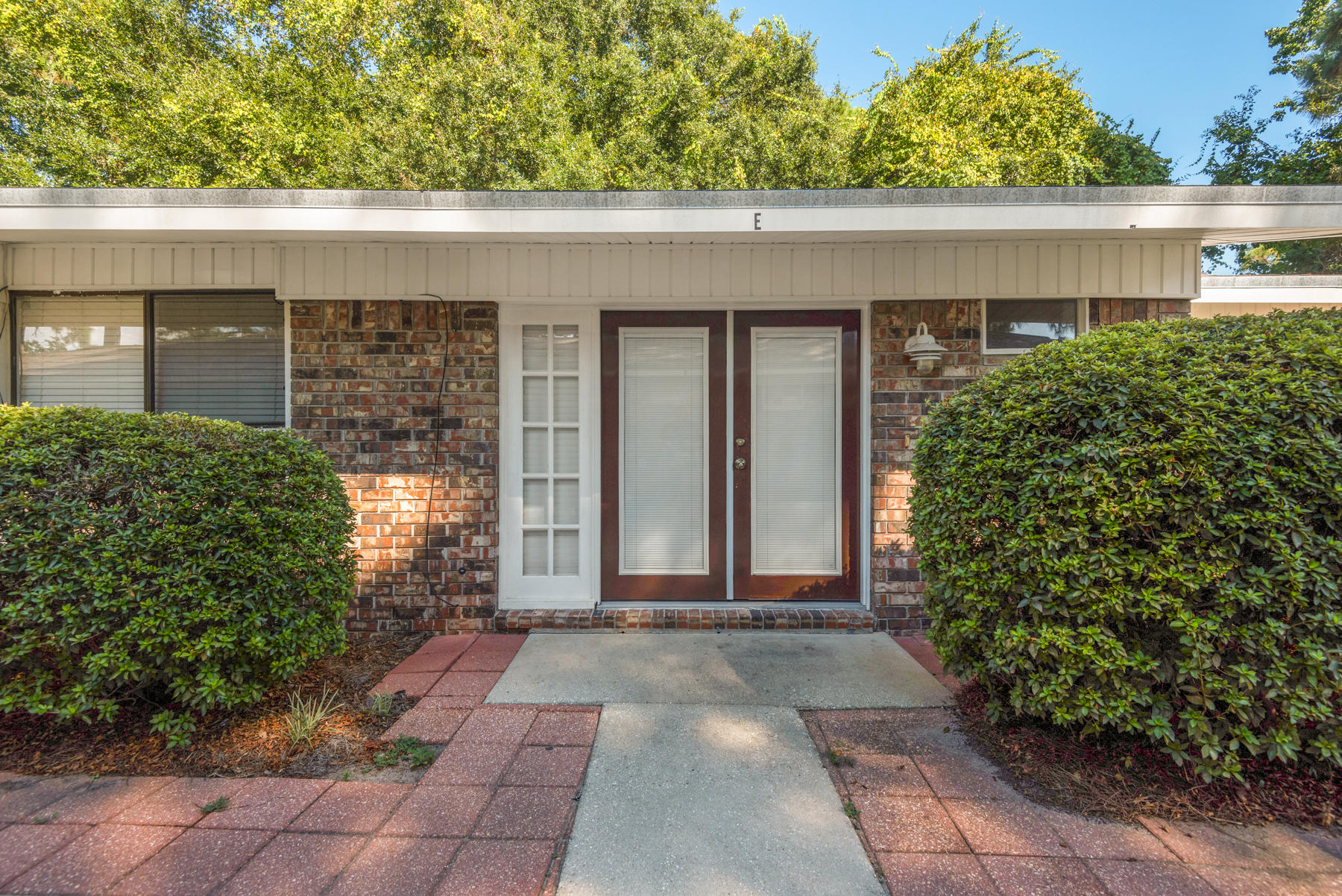 OAKLAND ADD E 1/2 LOT and W 1/2 lOT 14 BLK 1 - Residential