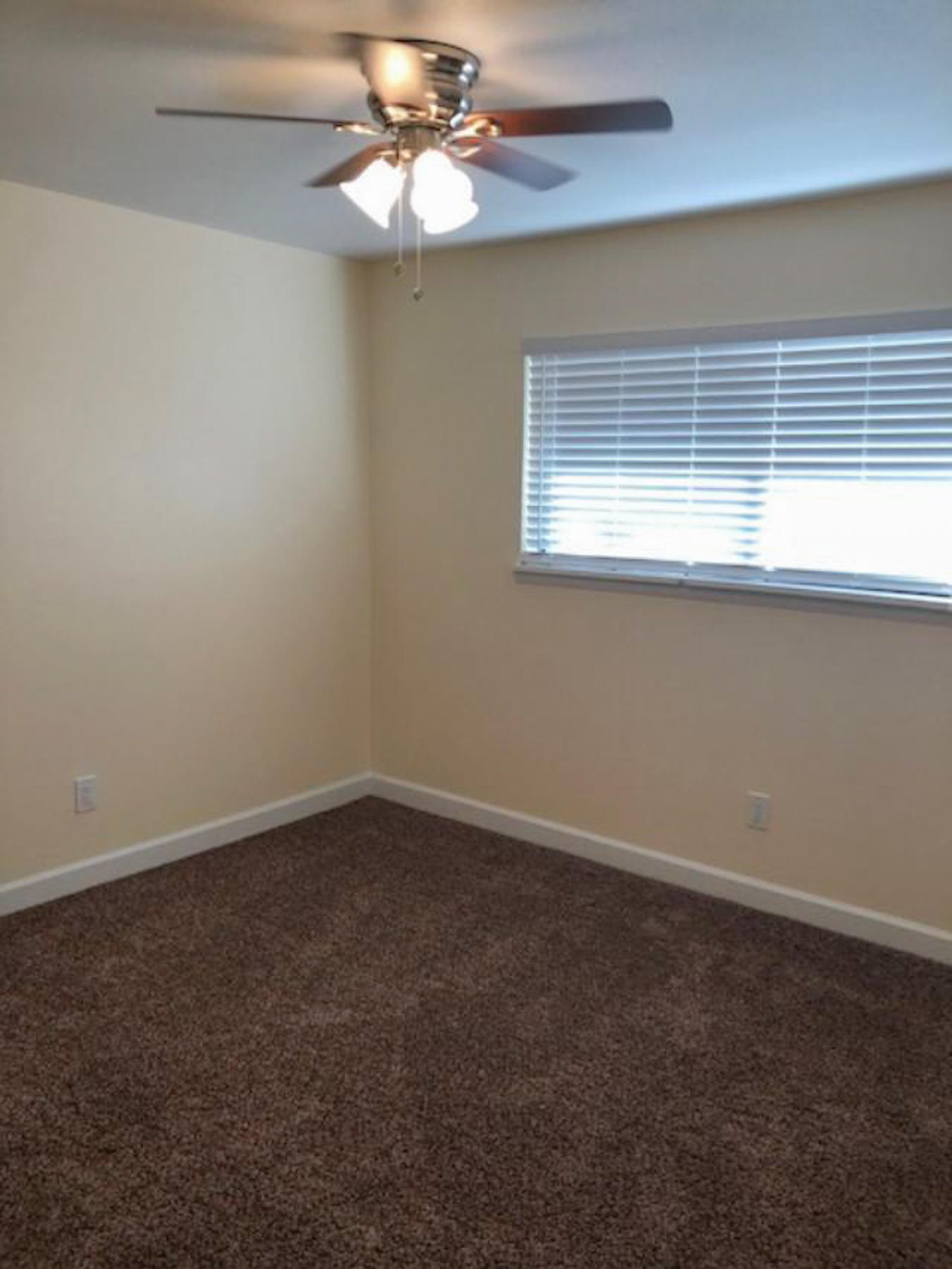 OAKLAND ADD E 1/2 LOT and W 1/2 lOT 14 BLK 1 - Residential