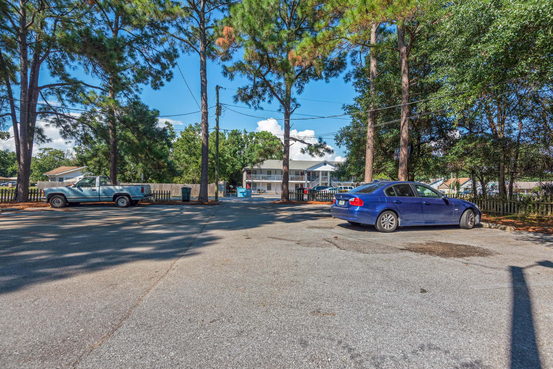 OAKLAND ADD E 1/2 LOT and W 1/2 lOT 14 BLK 1 - Residential