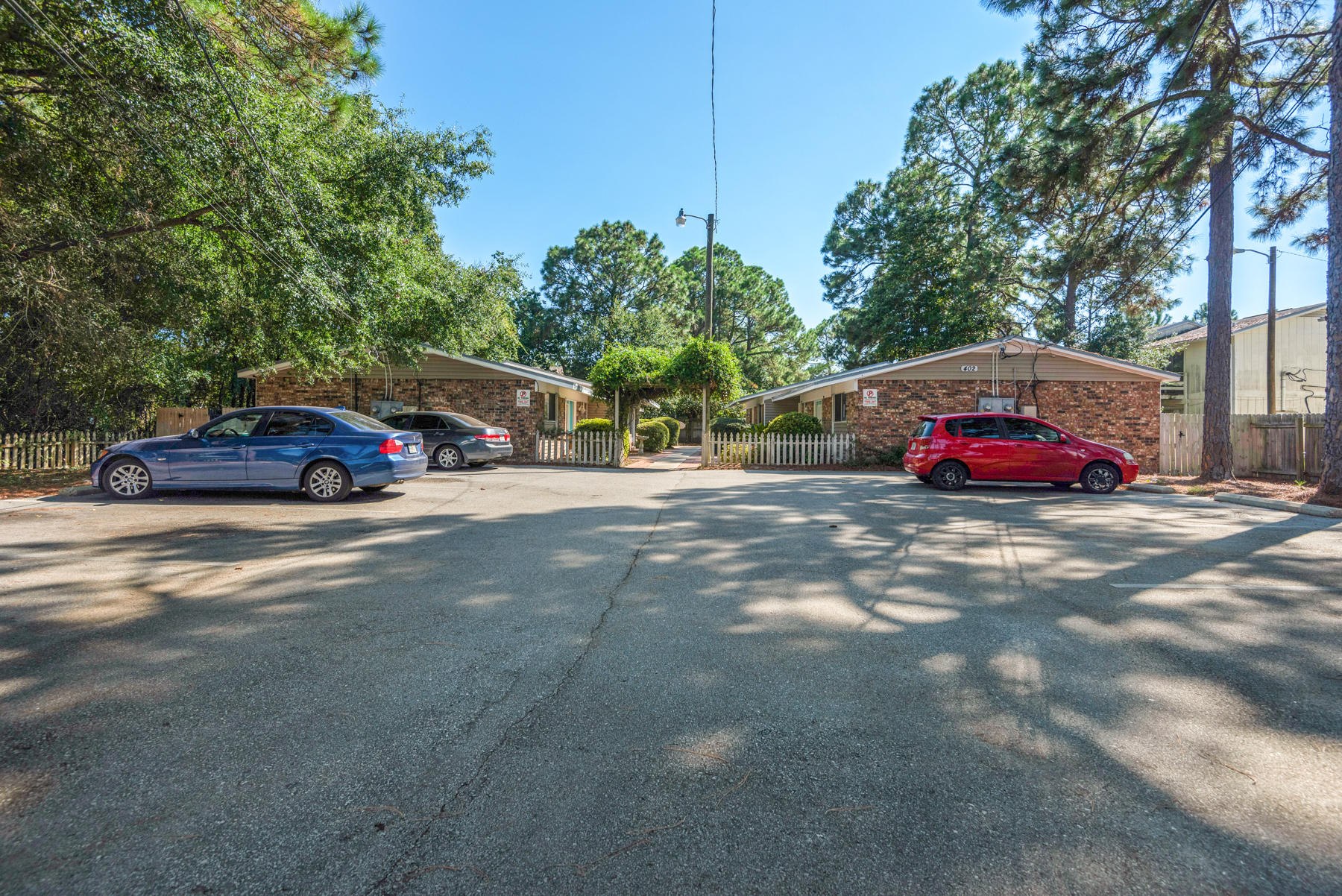 OAKLAND ADD E 1/2 LOT and W 1/2 lOT 14 BLK 1 - Residential