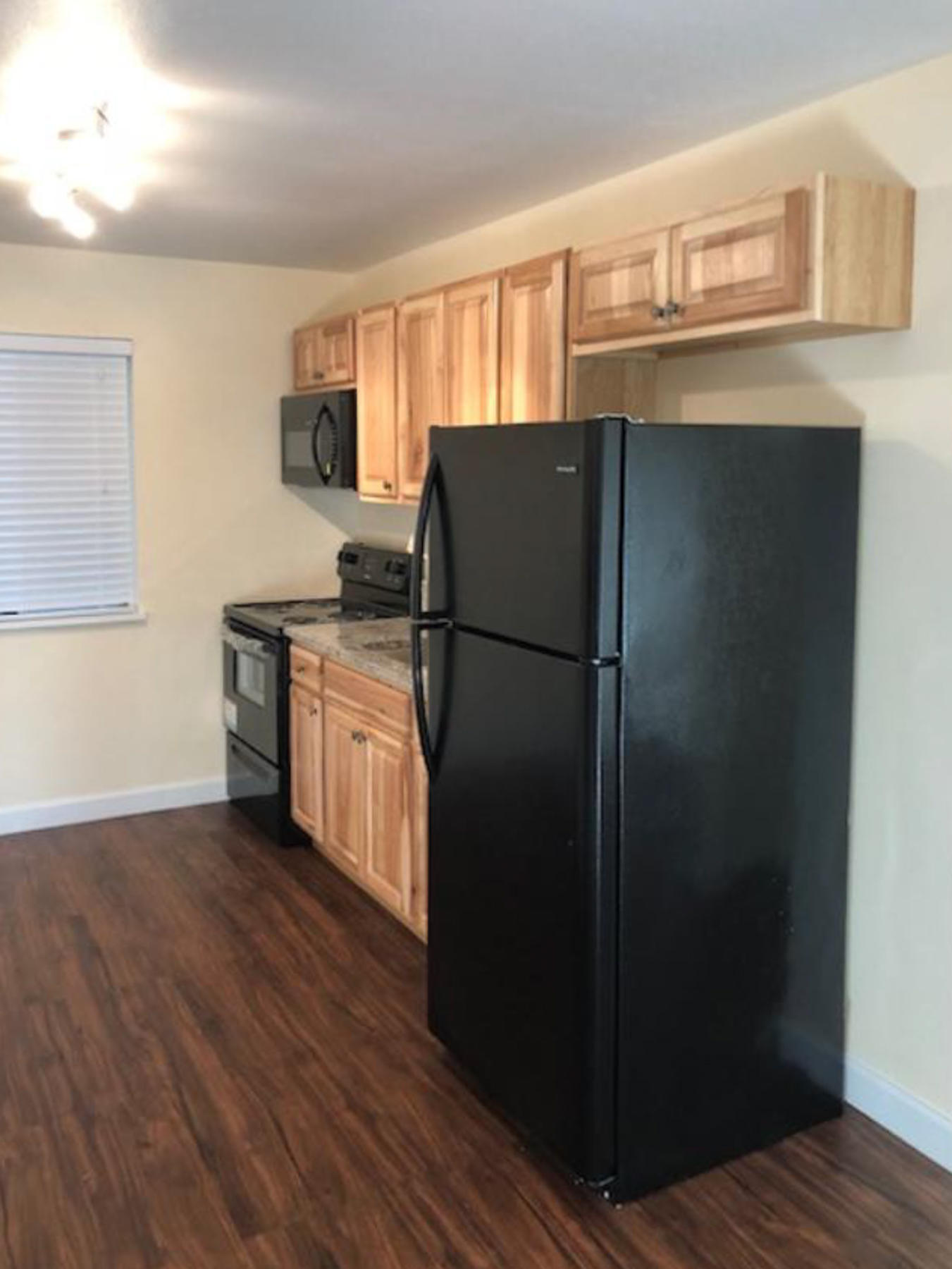 OAKLAND ADD E 1/2 LOT and W 1/2 lOT 14 BLK 1 - Residential