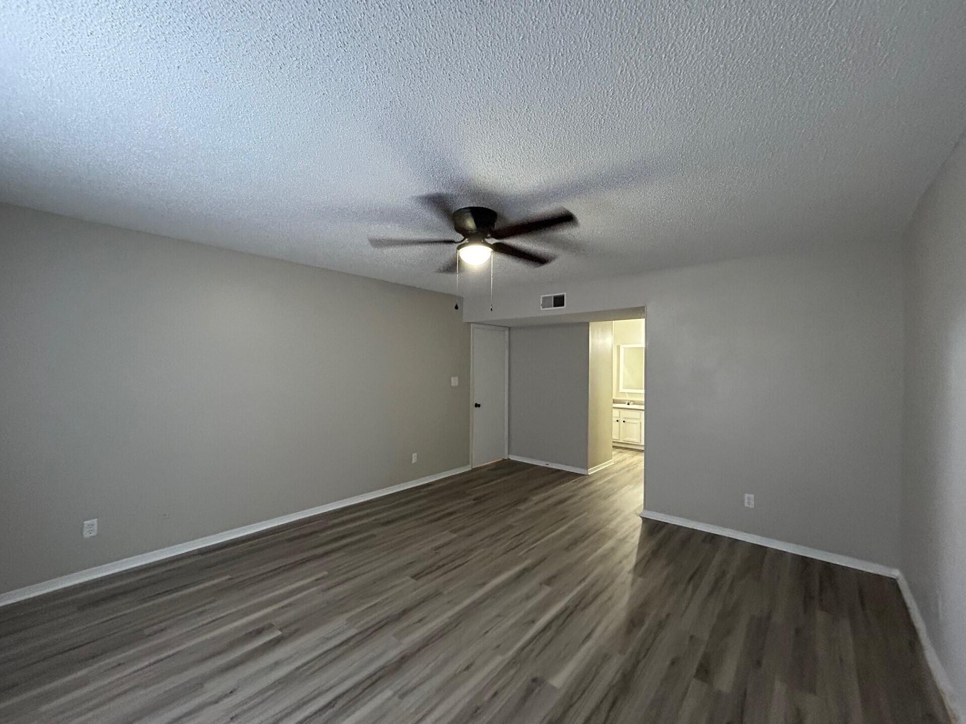 GOLF CLUB CONDO THE - Residential Lease