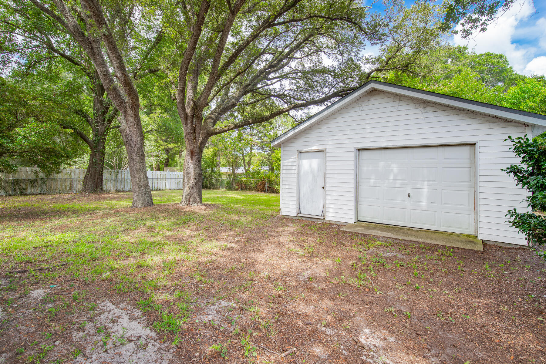 NO RECORDED SUBDIVISION - Residential