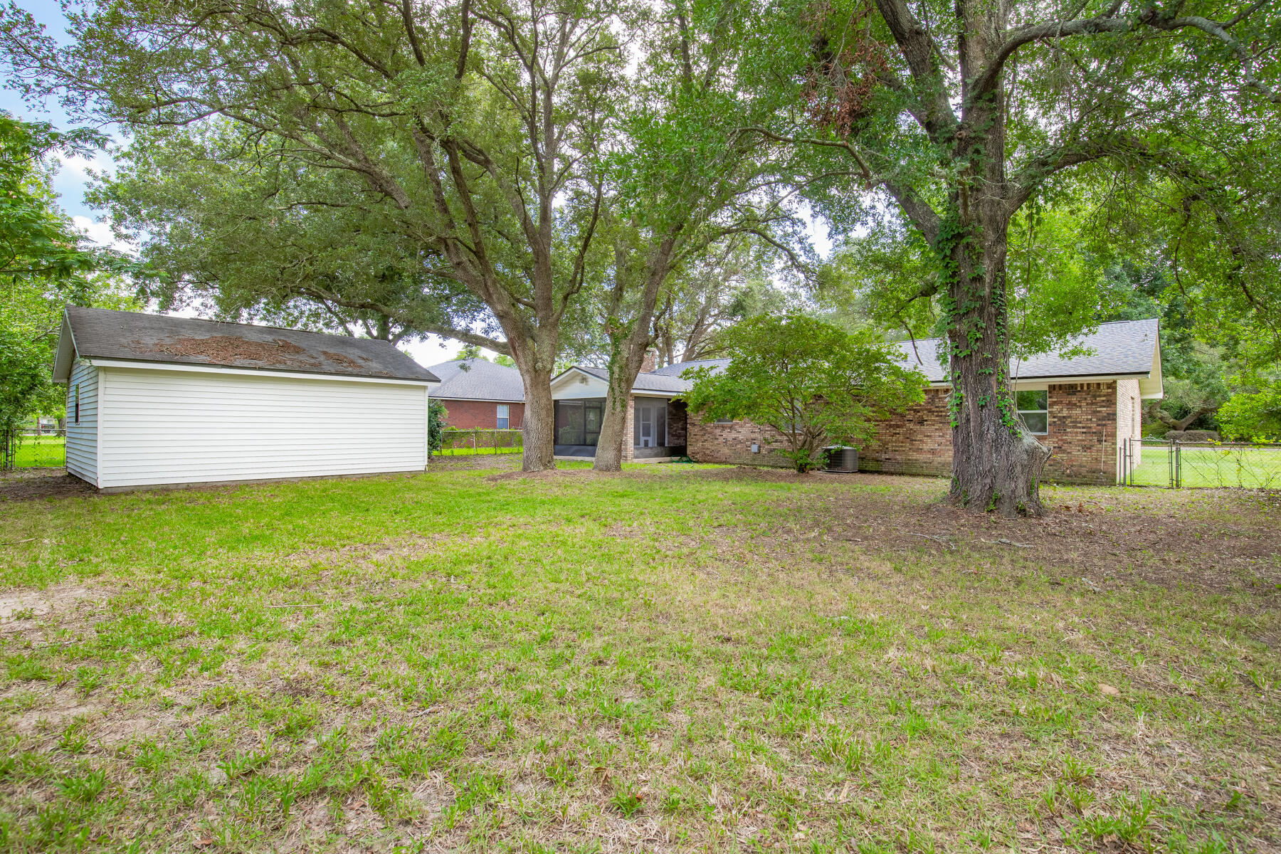 NO RECORDED SUBDIVISION - Residential