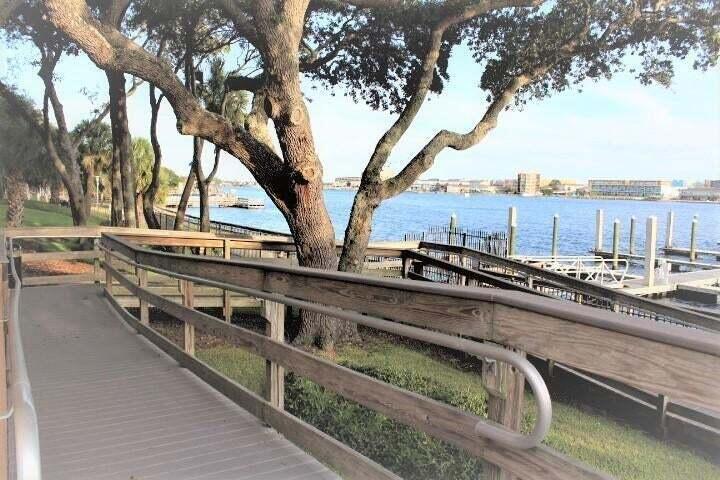 Indianola on the Water - Residential