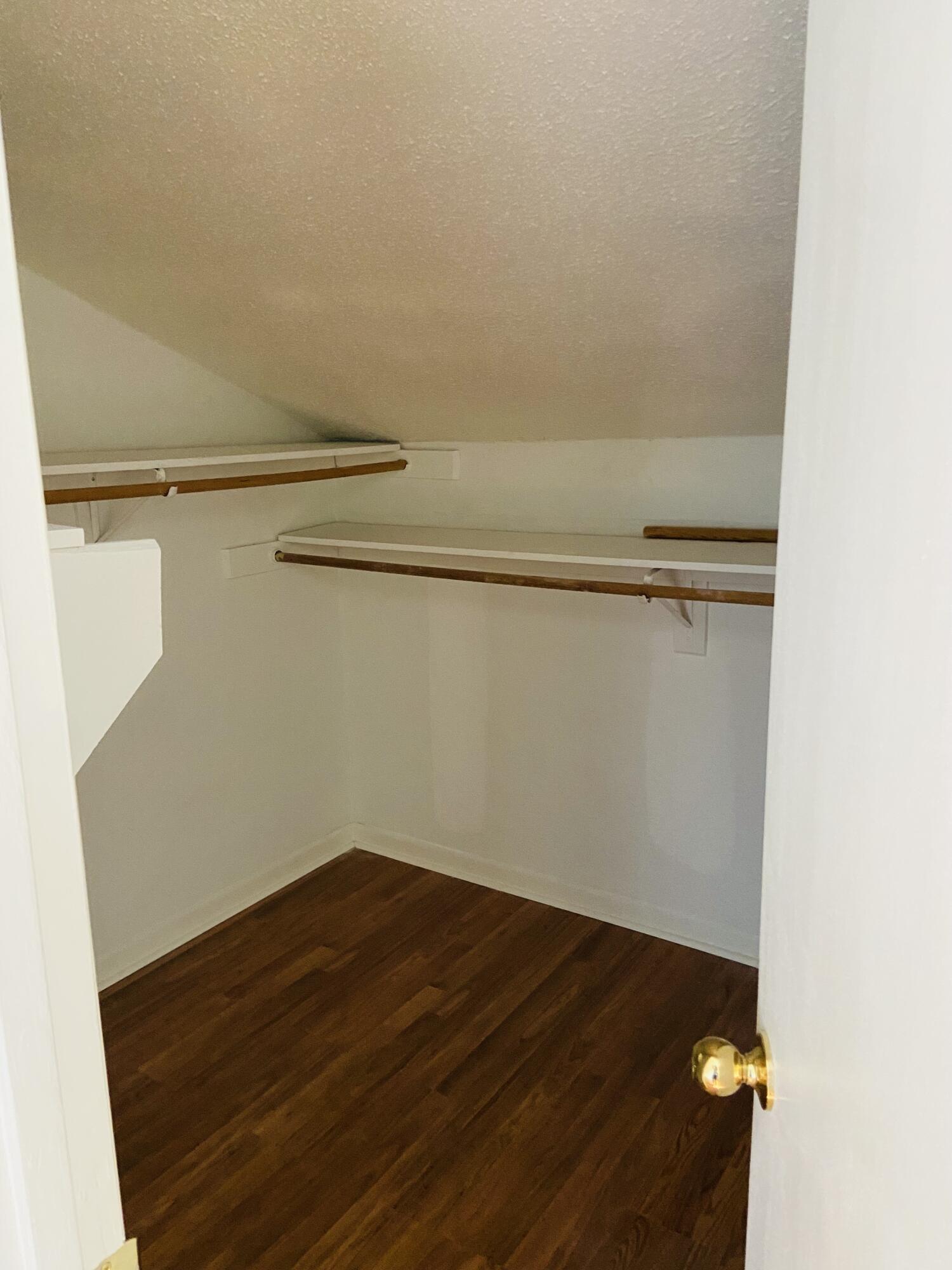 VIKING MANOR PH 1 - Residential