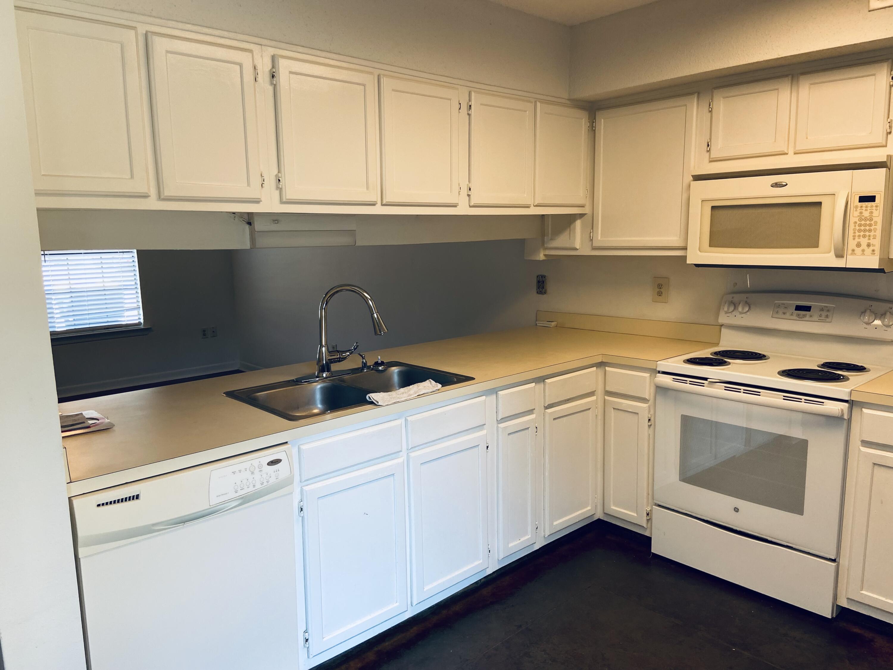 VIKING MANOR PH 1 - Residential