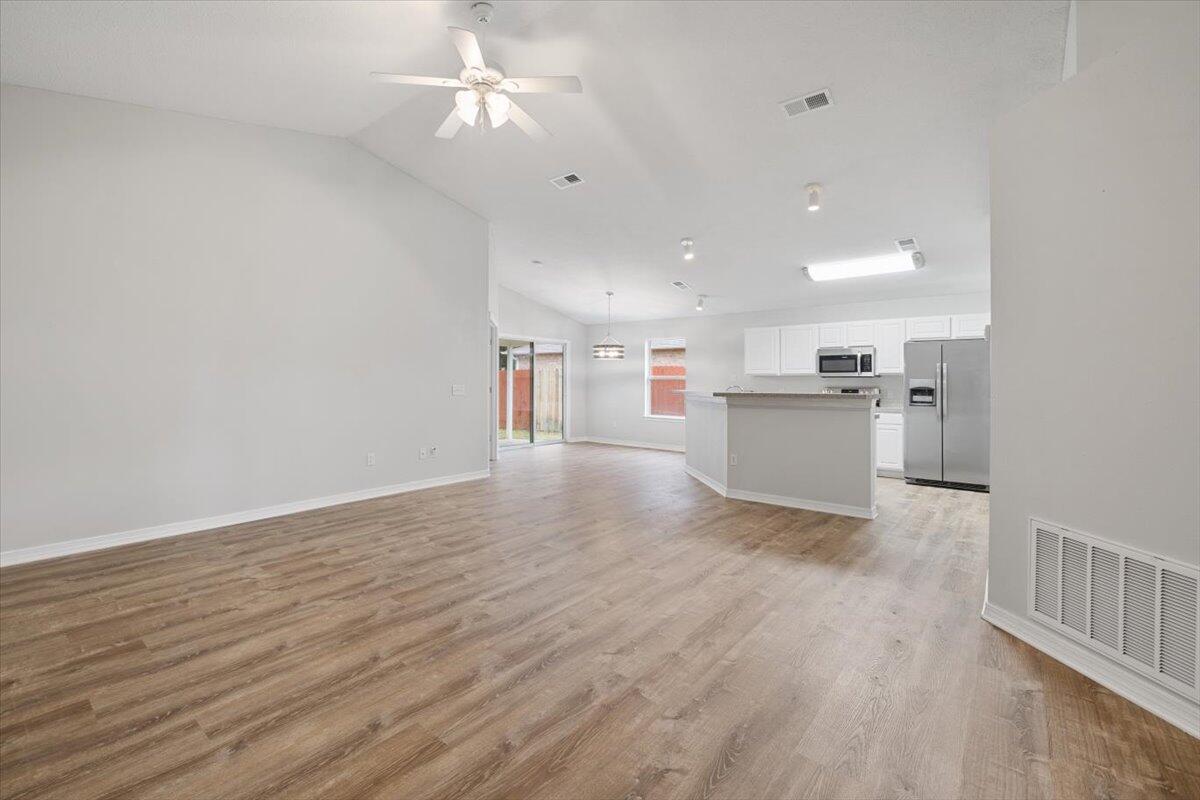 HIDDEN SHORES - Residential