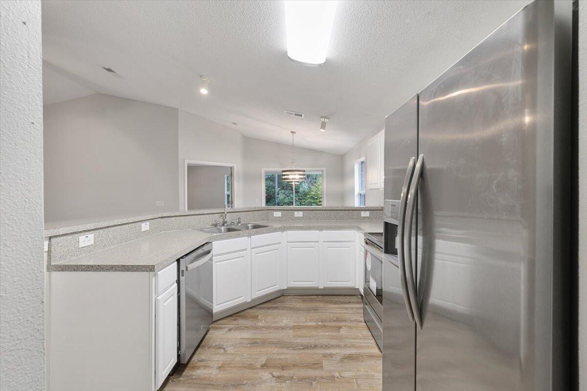 HIDDEN SHORES - Residential