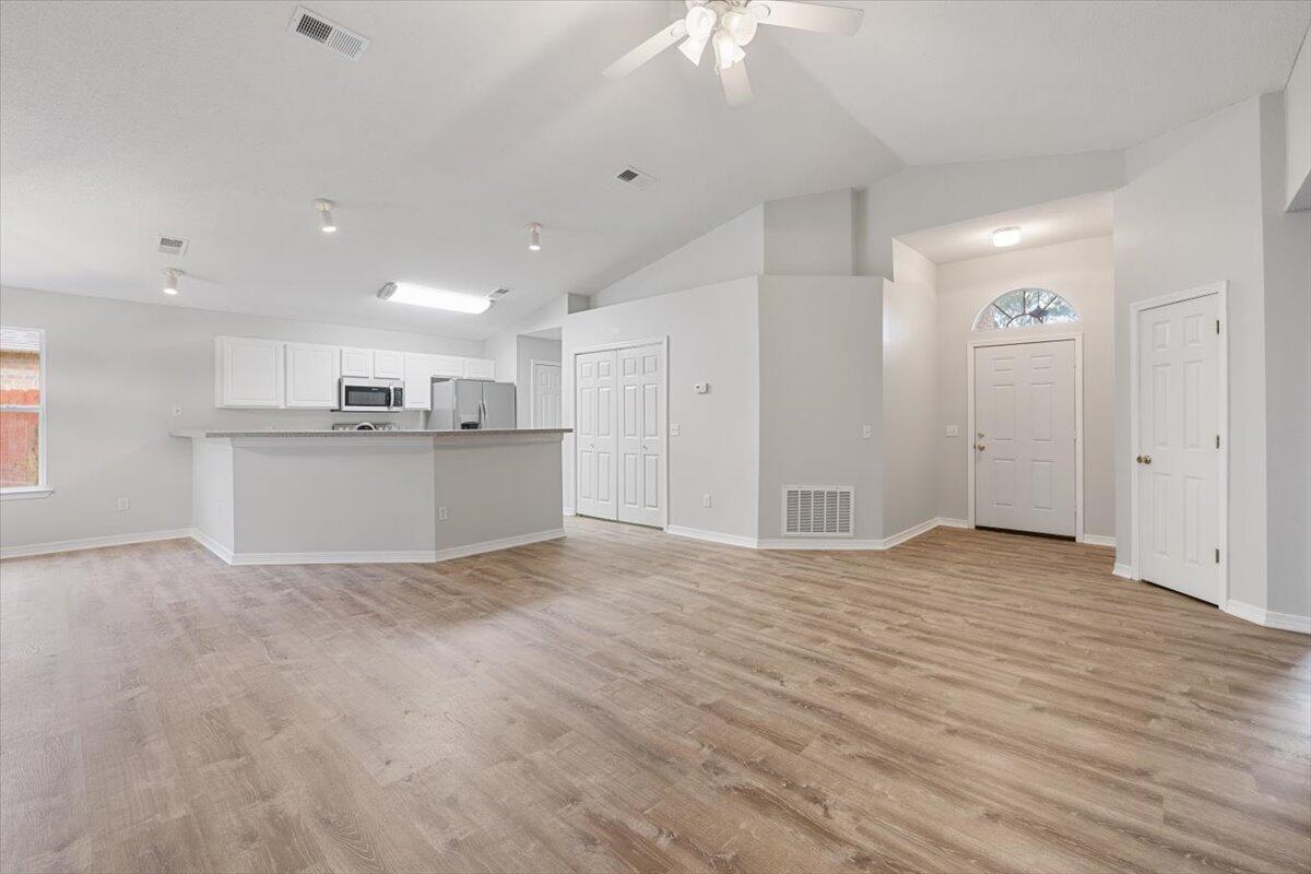 HIDDEN SHORES - Residential