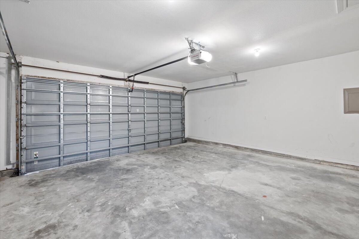 HIDDEN SHORES - Residential