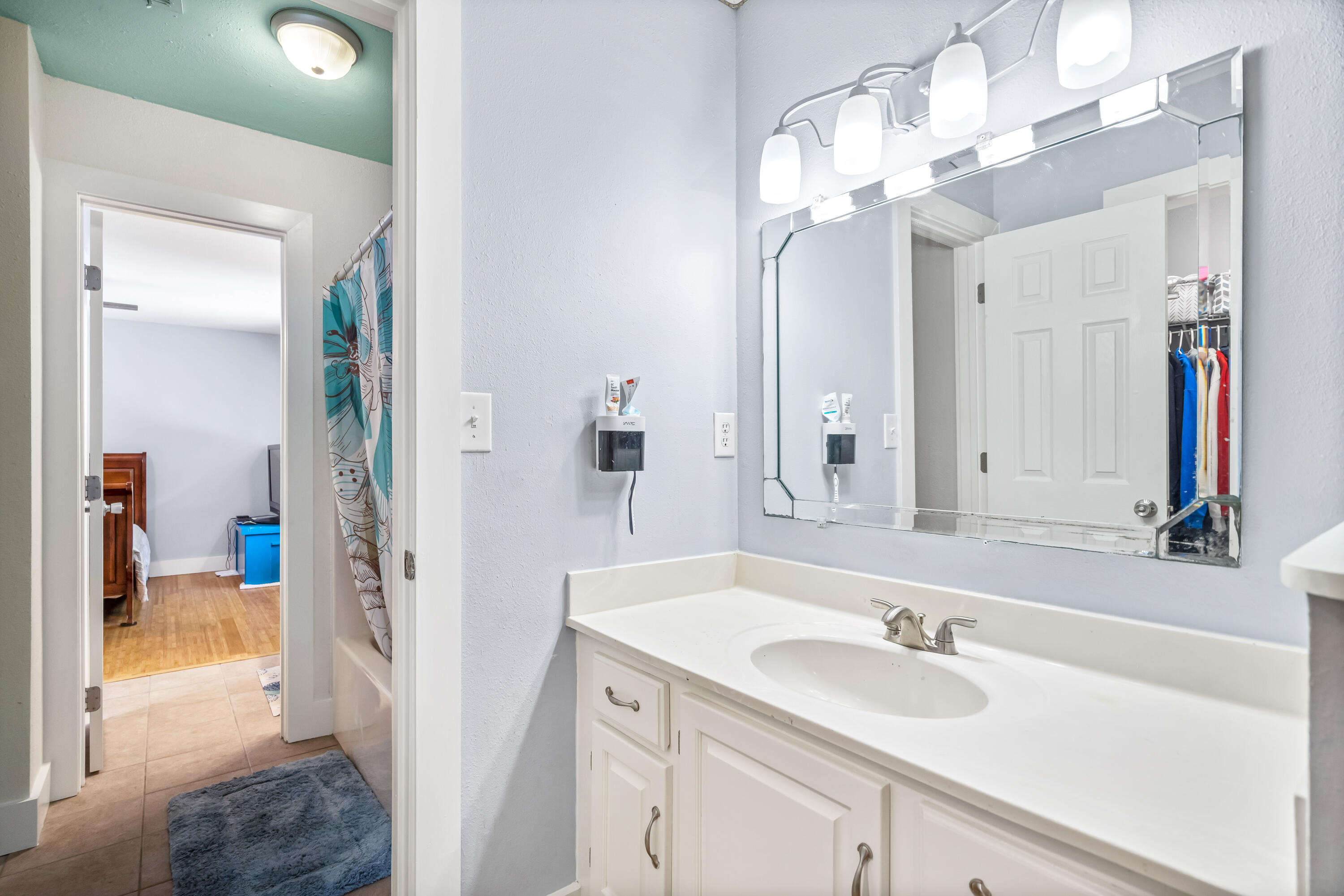 LAGRANGE SHORES - Residential