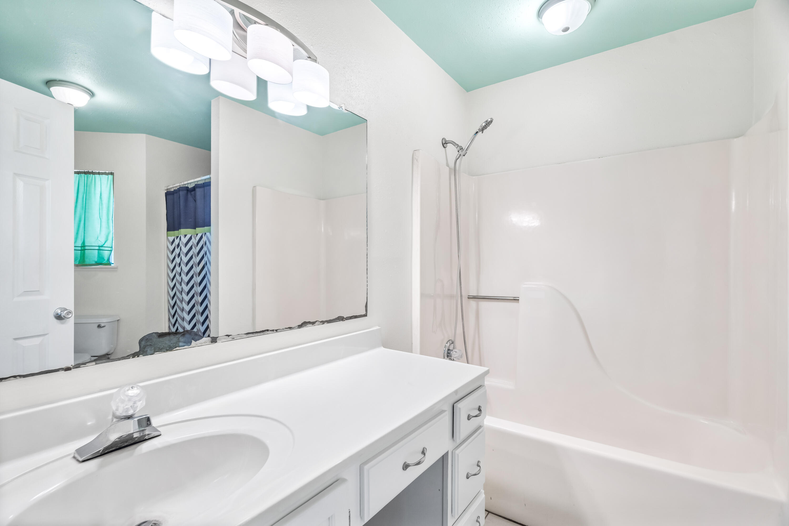 LAGRANGE SHORES - Residential