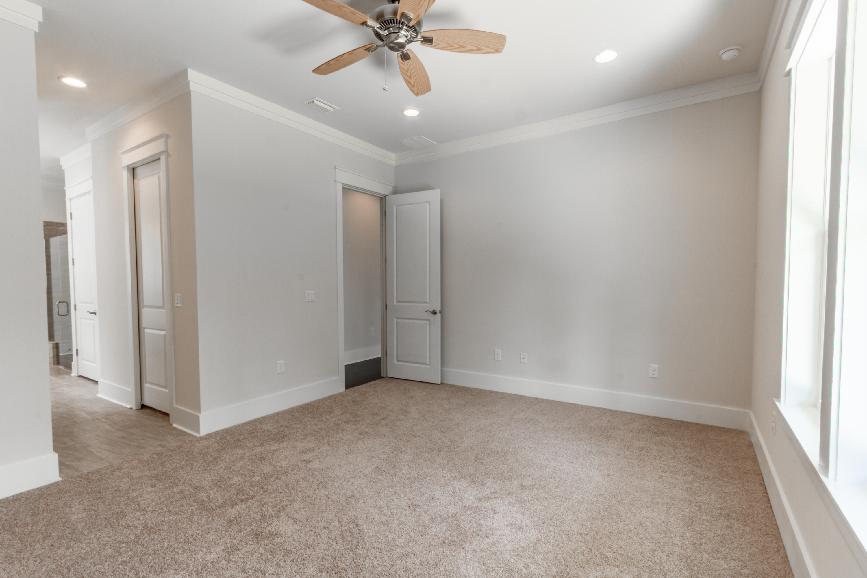 PARADISE COVE - Residential