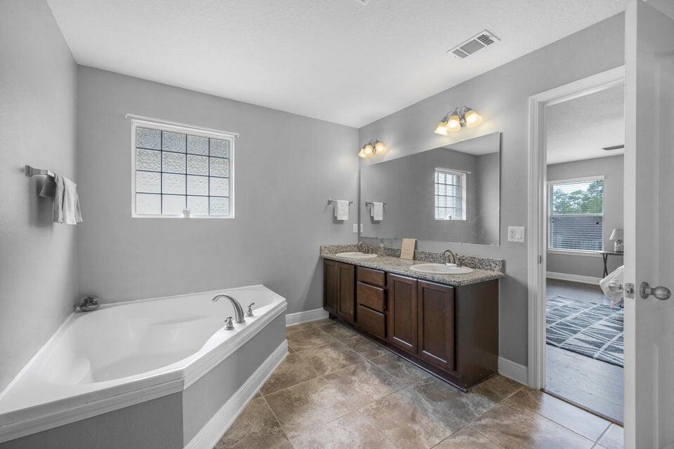 DUGGAN POND ESTATES - Residential Lease